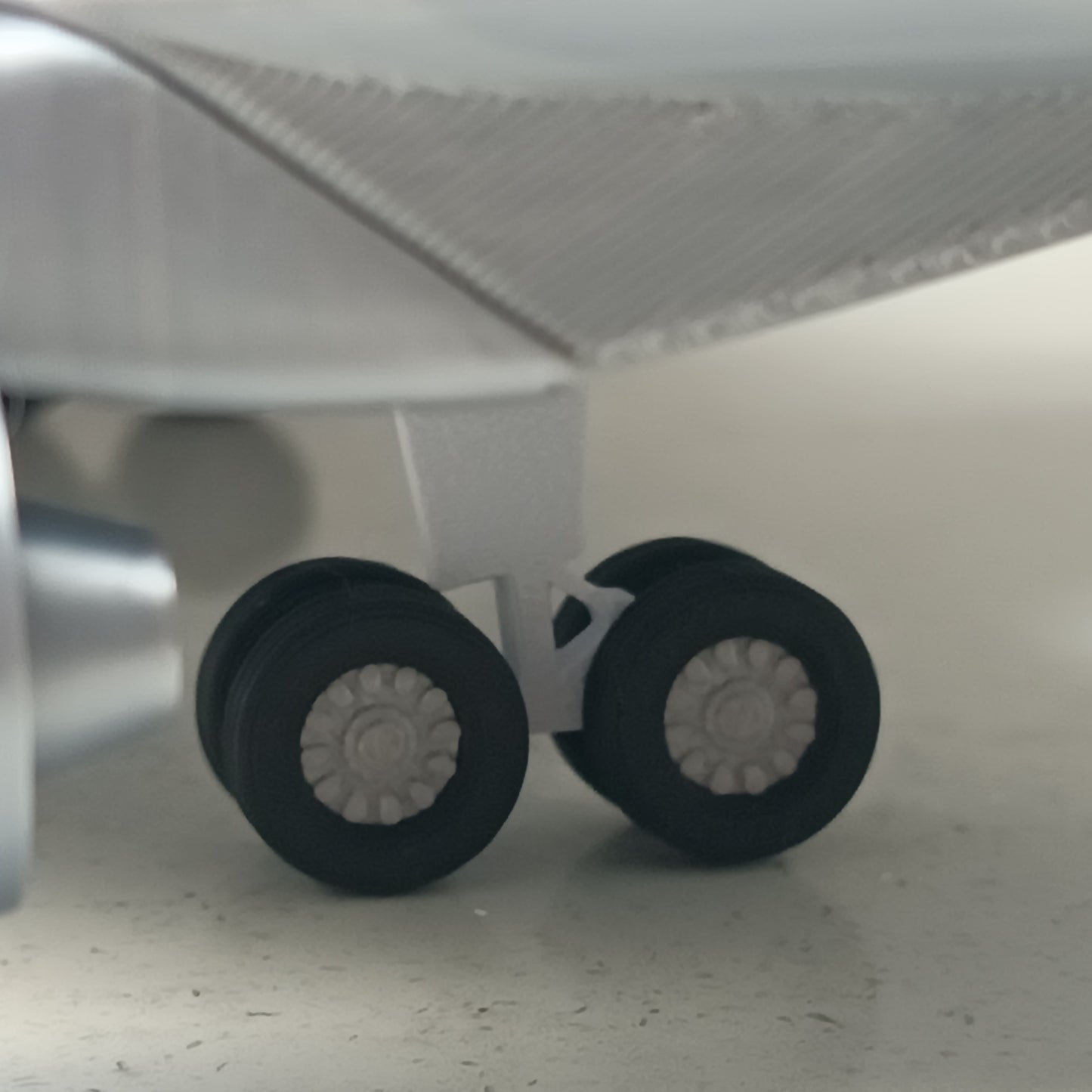 L-1011 Tristar style sircraft (1/100 scale)