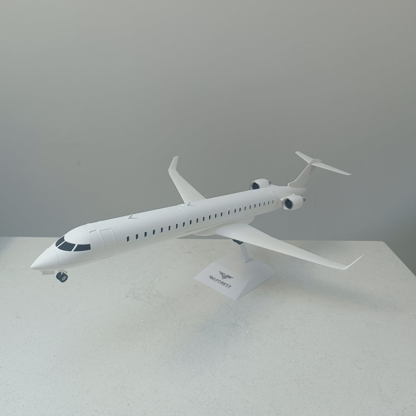 CRJ 900 style aircraft model (1/72 scale) – Magnetic Cockpit