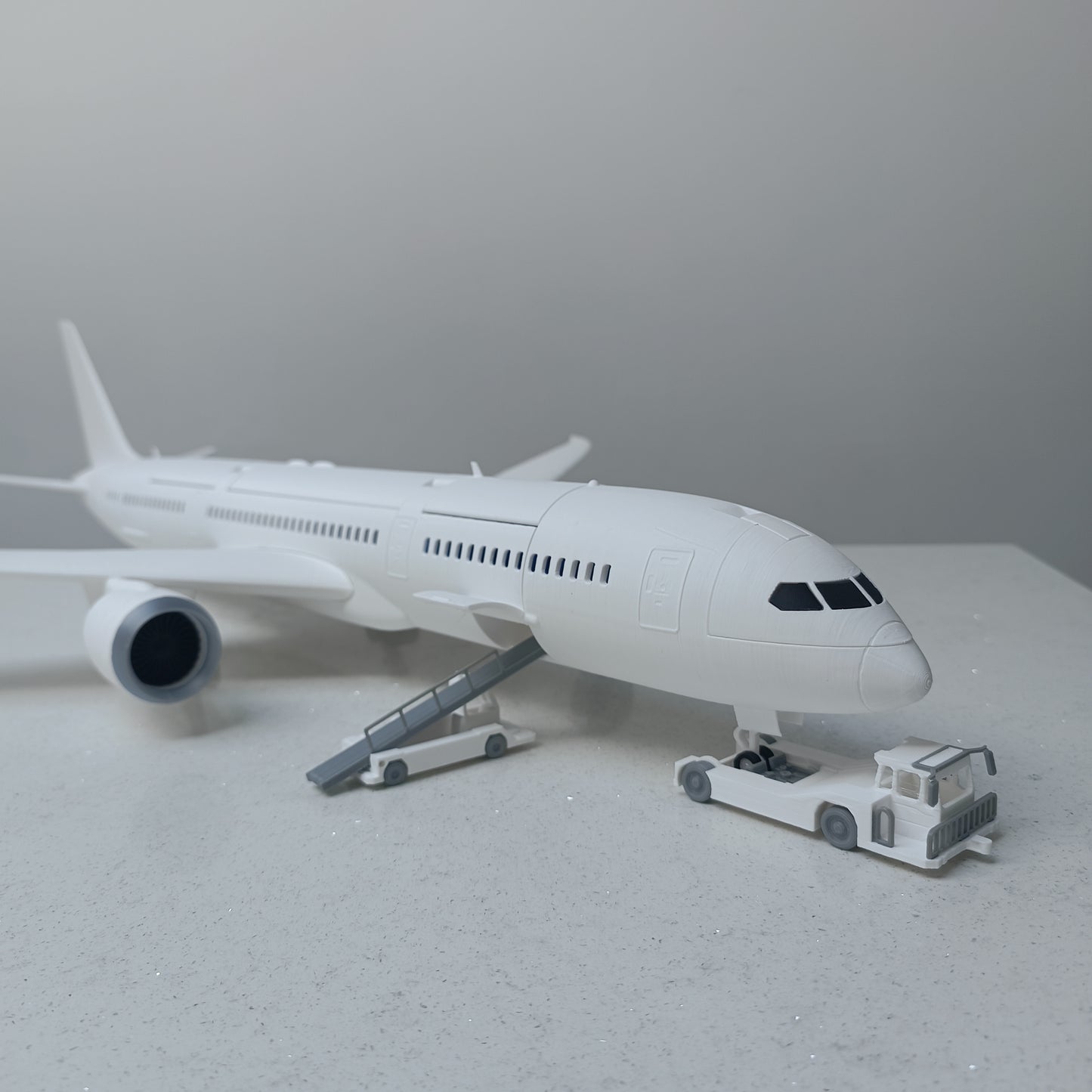 787-9 style aircraft model (1/100 scale)
