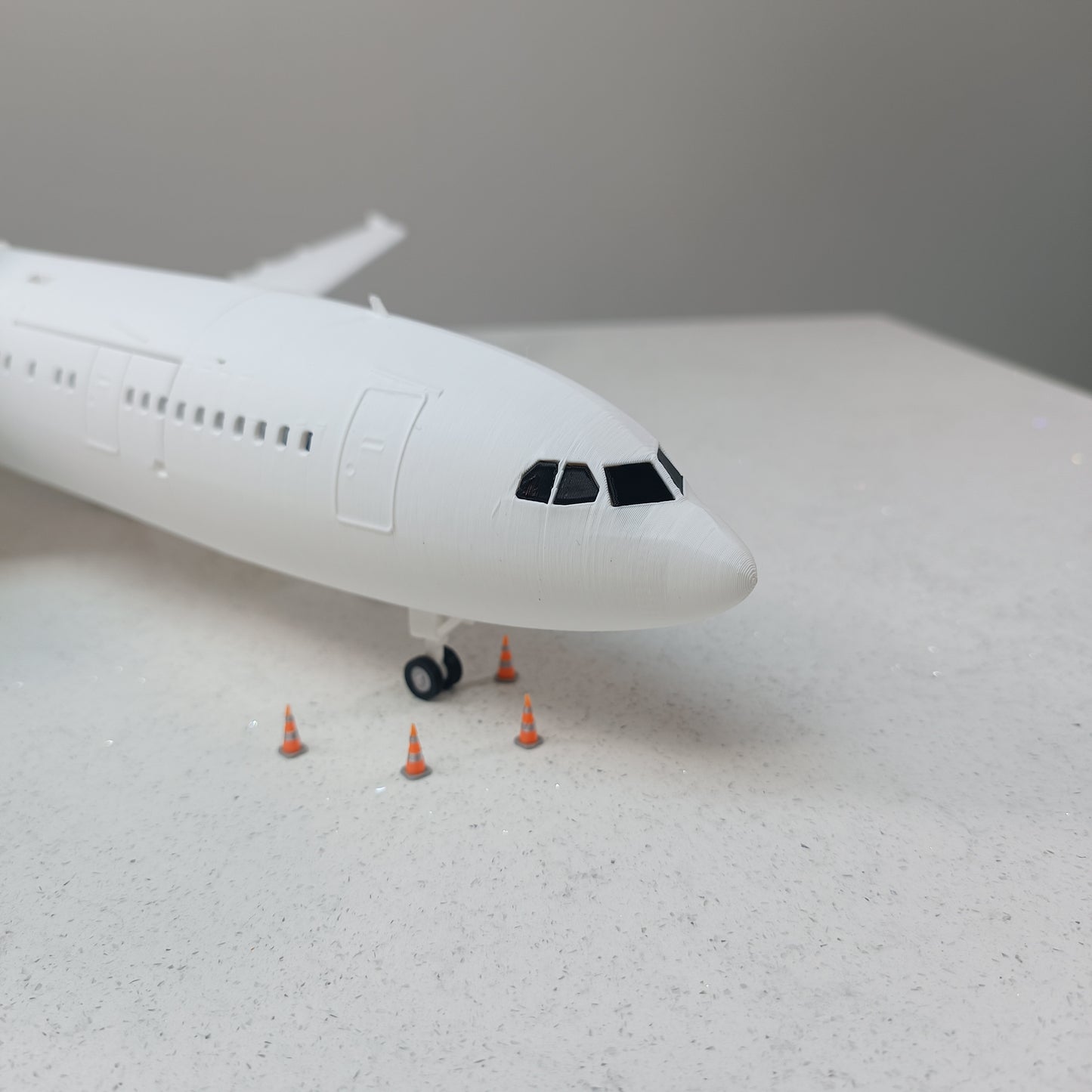 A300 style aircraft model (1/100 scale)