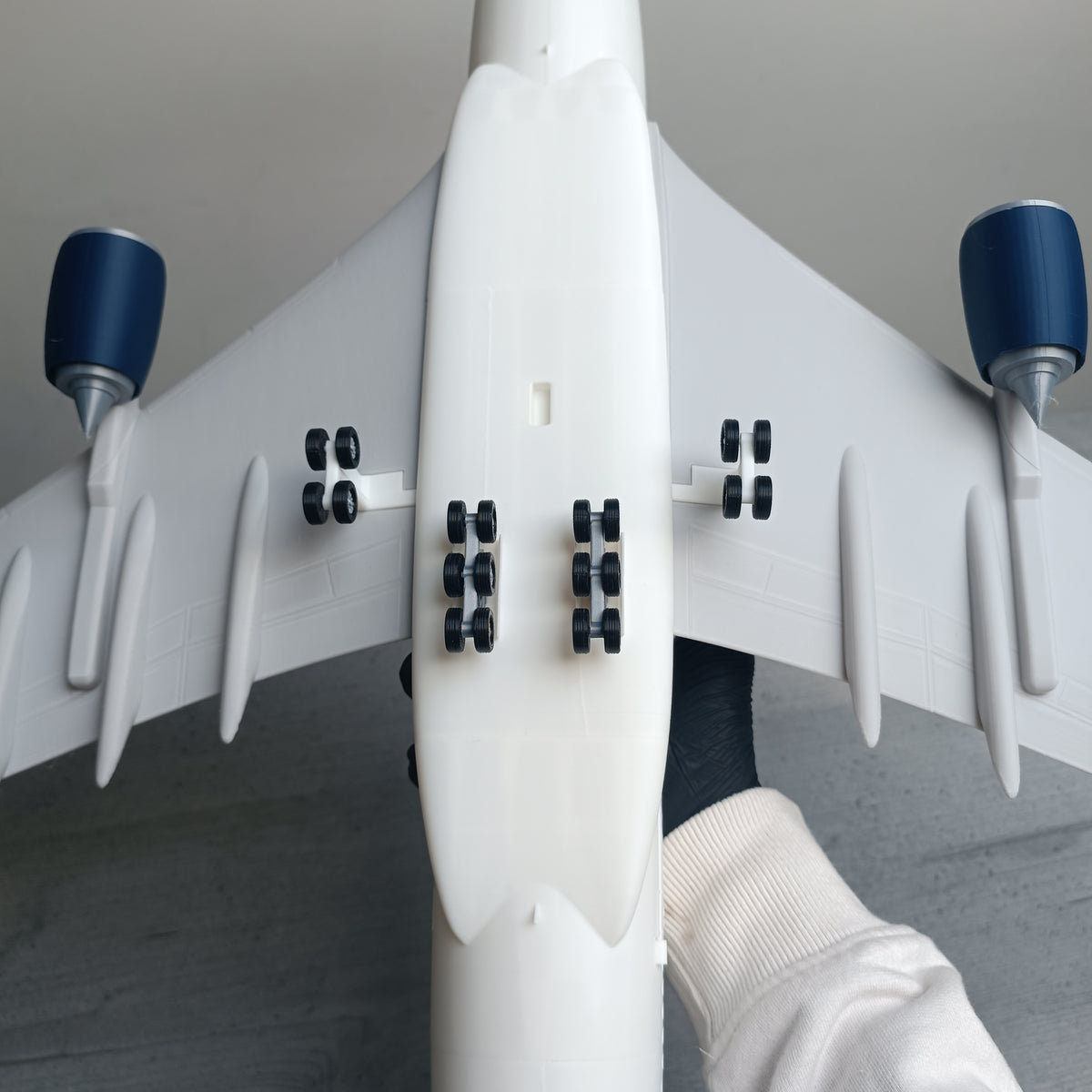 a380 style aircraft model (1/100 scale)