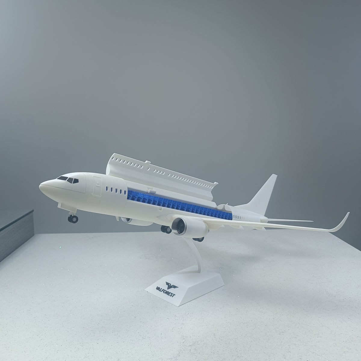 737-800 style aircraft model (1/80 scale) – Magnetic Cockpit