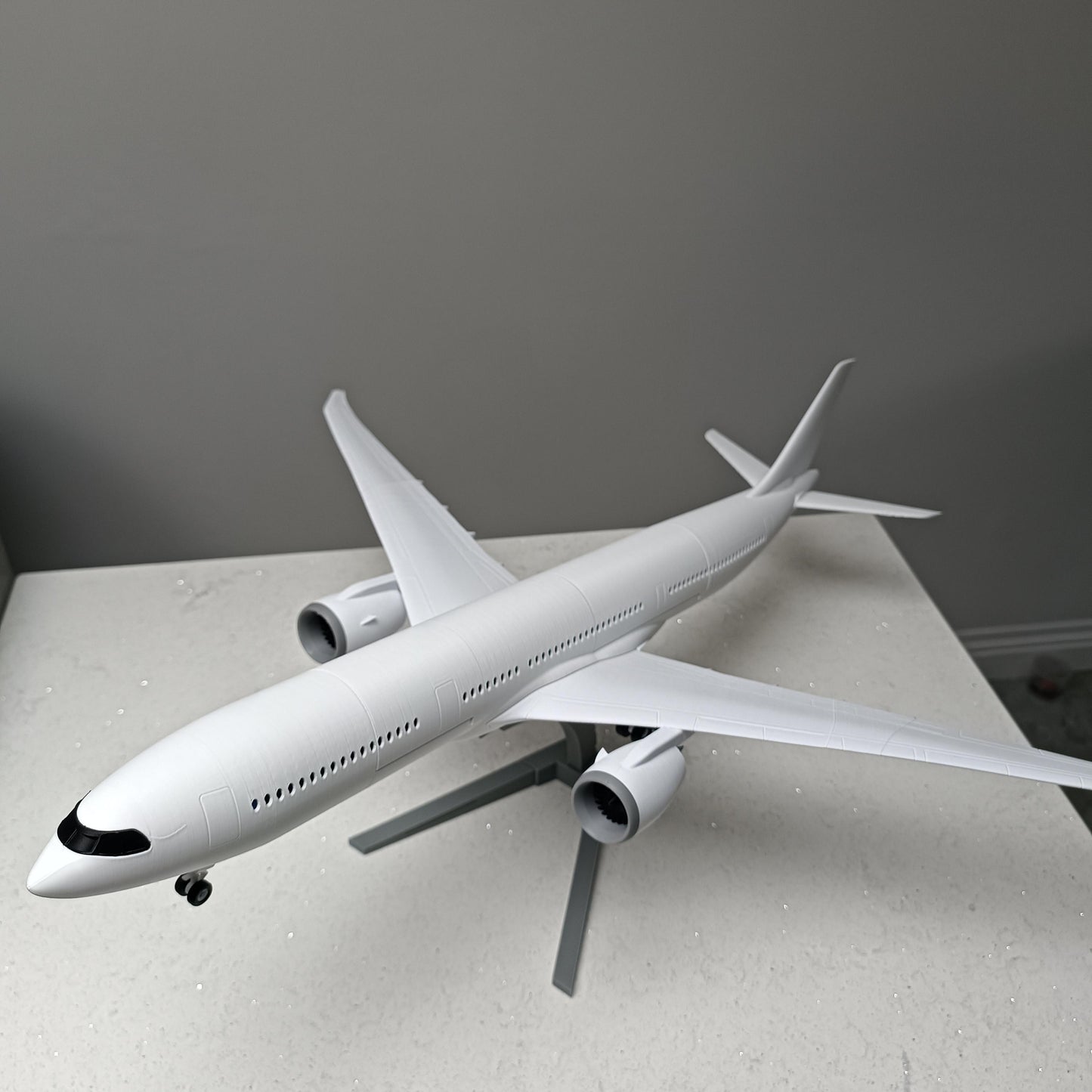3D Printed Wide-Body Jet Model (A330-Style) – Aviation Display Gift for Pilots & Collectors