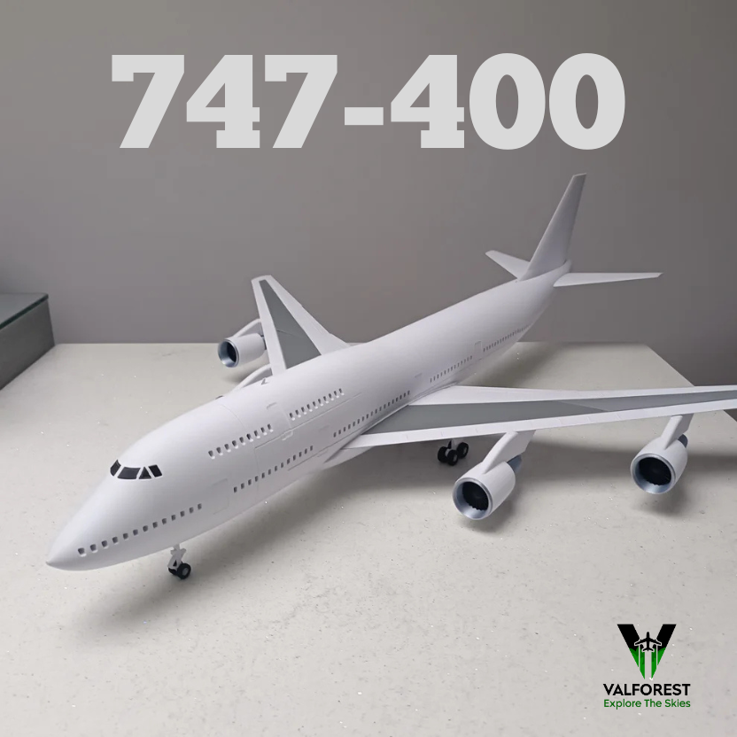 747 - 400 (1/144 scale) style aircraft model replica (Copy)