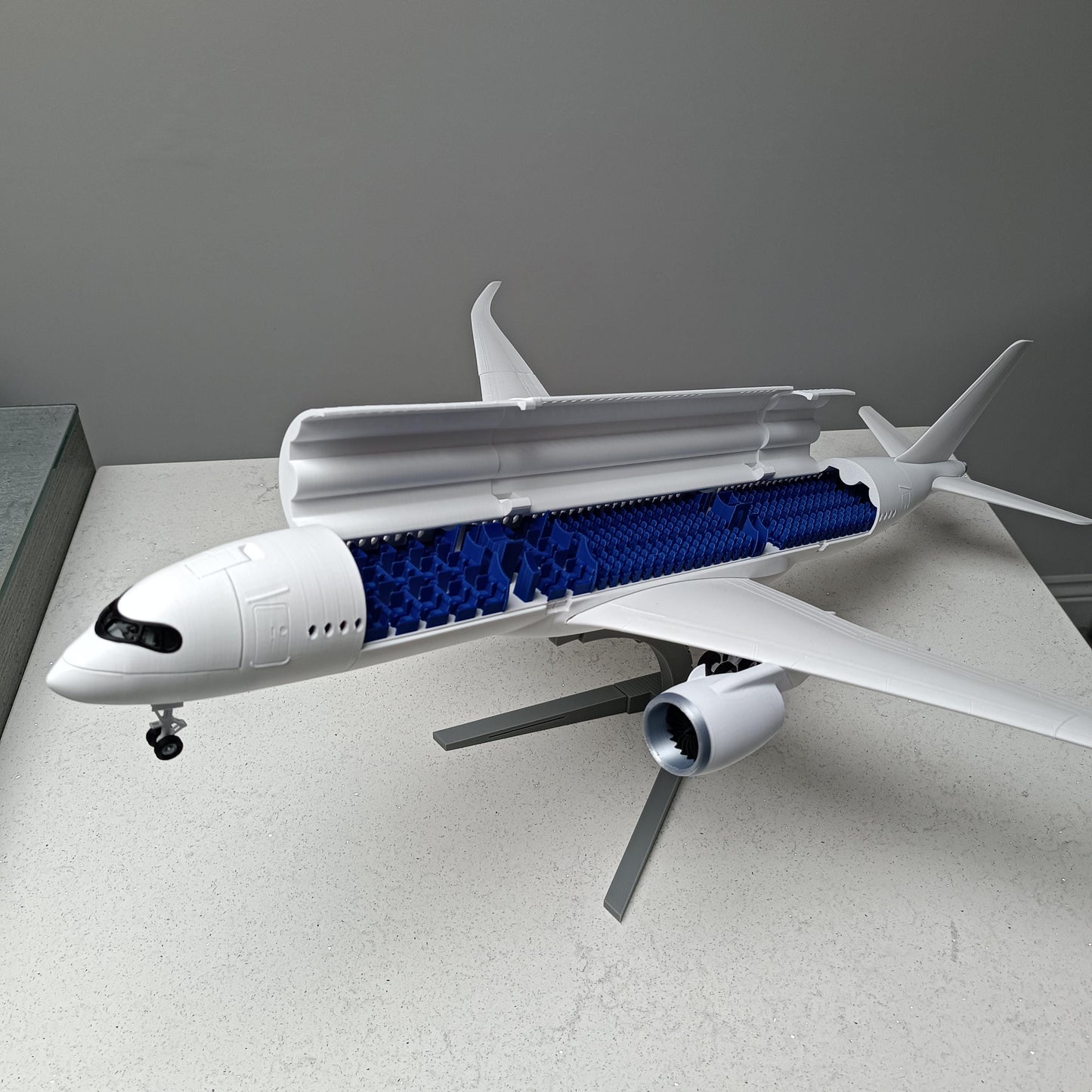(A350-900 Style) – 3D Printed Wide-Body Jet Model – Aviation Display Gift for Pilots & Collectors