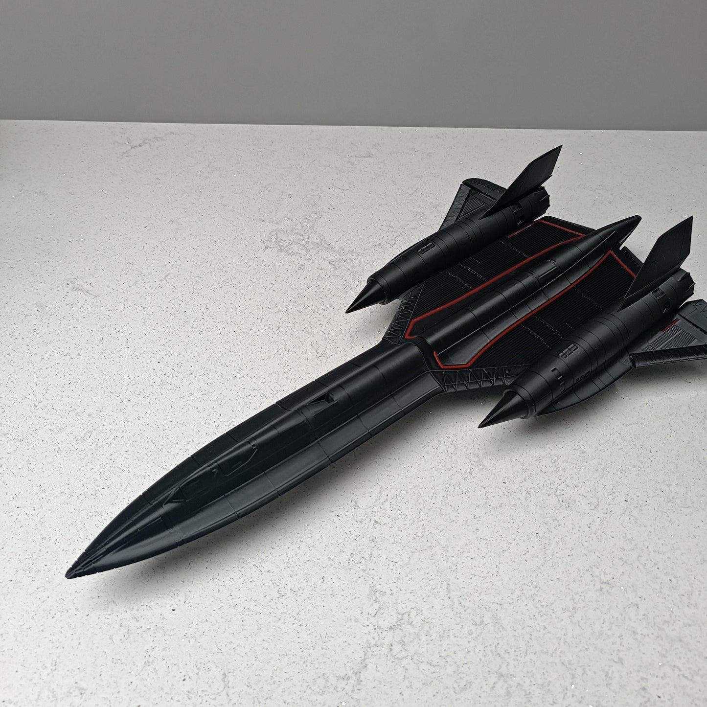 SR-71 Blackbird Model | 1:70 Scale Jet Replica with Functional Flaps (Copy)