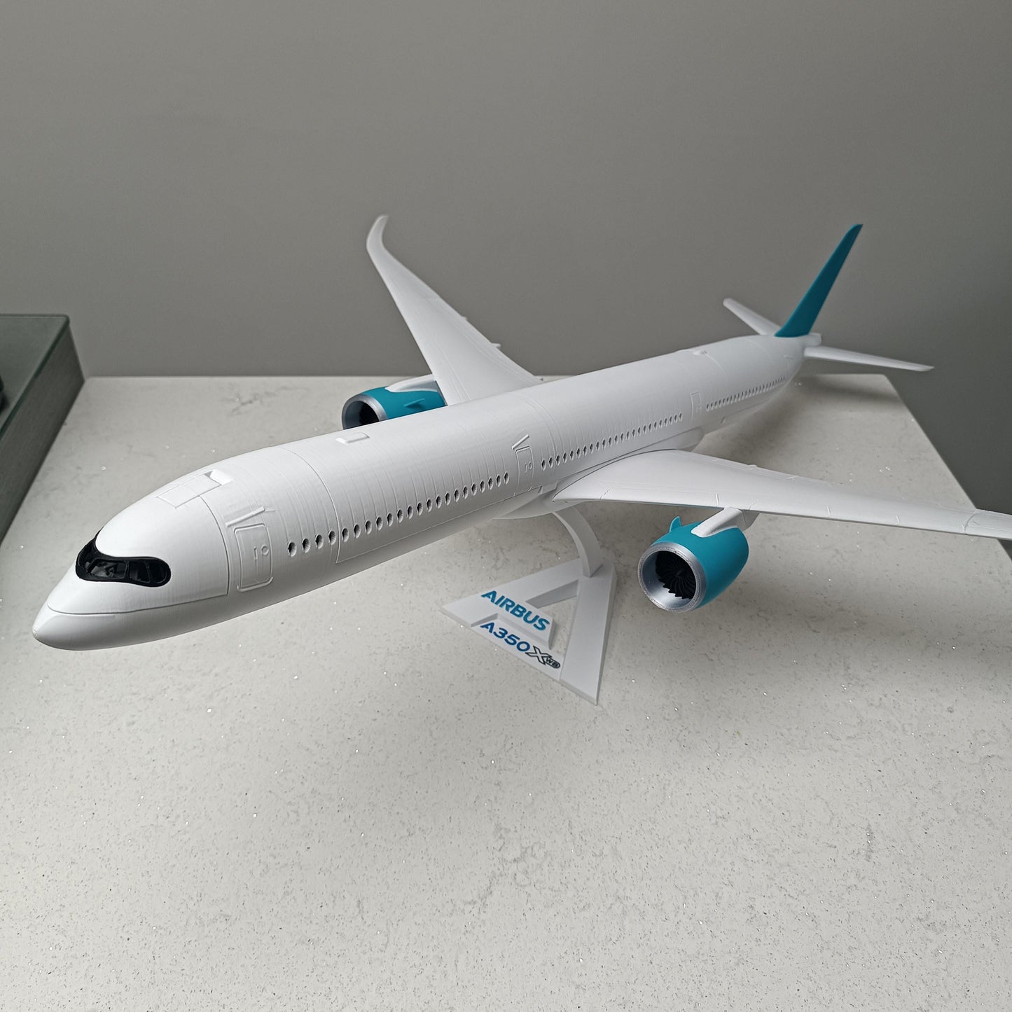 (A350-900 Style) – 3D Printed Wide-Body Jet Model – Aviation Display Gift for Pilots & Collectors