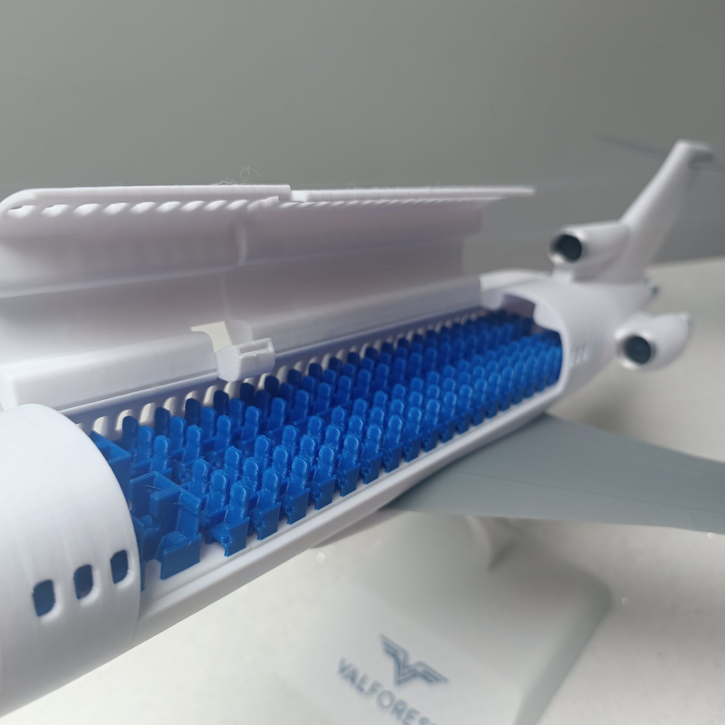 727-100 style aircraft model (1/80 scale)