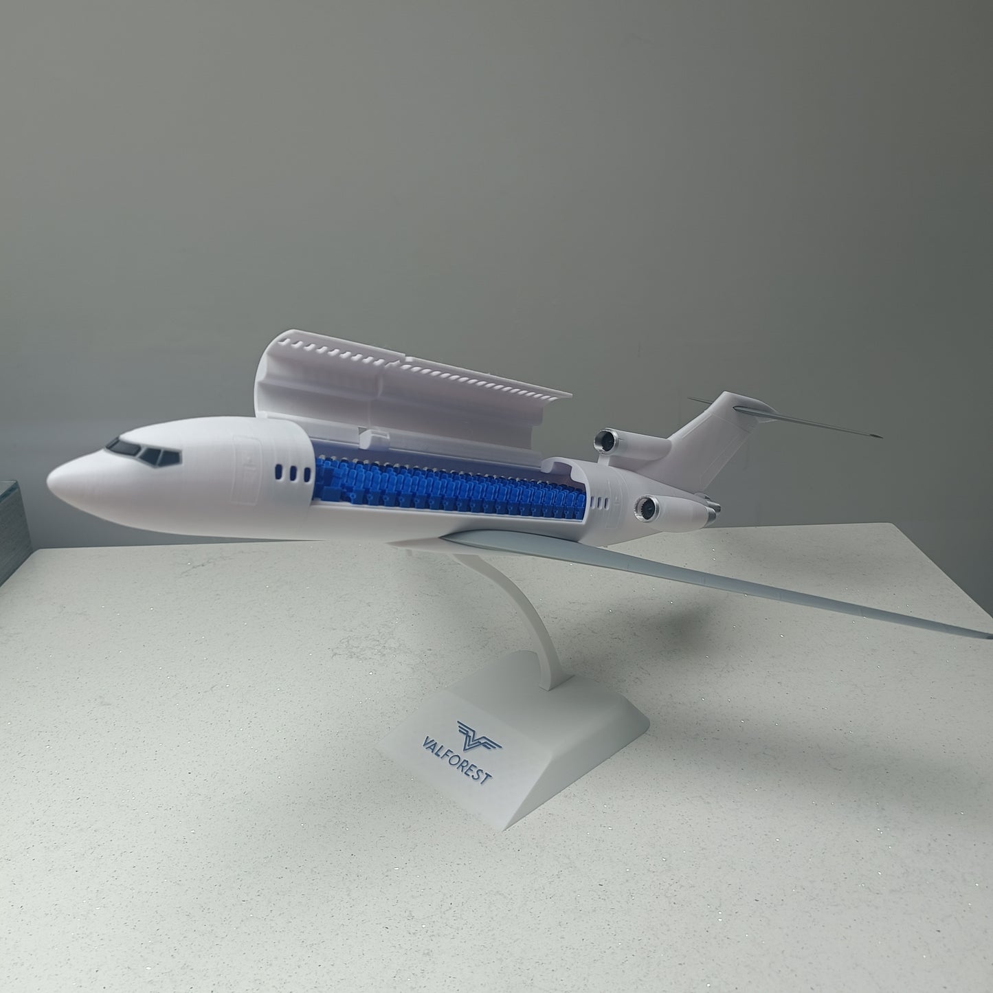 727-100 style aircraft model (1/80 scale)