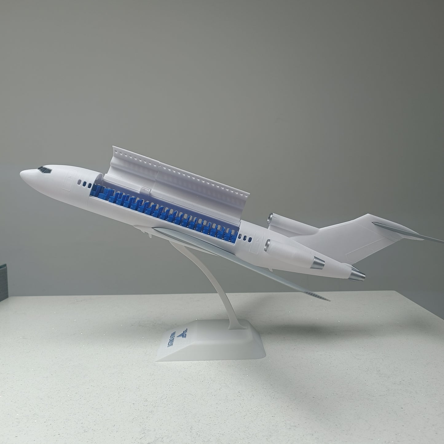 727-100 style aircraft model (1/80 scale)