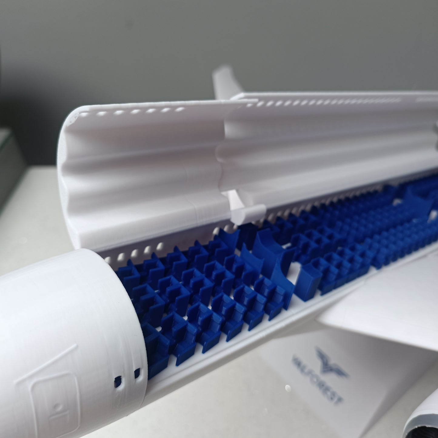 787-8 style aircraft model (1/100 scale)