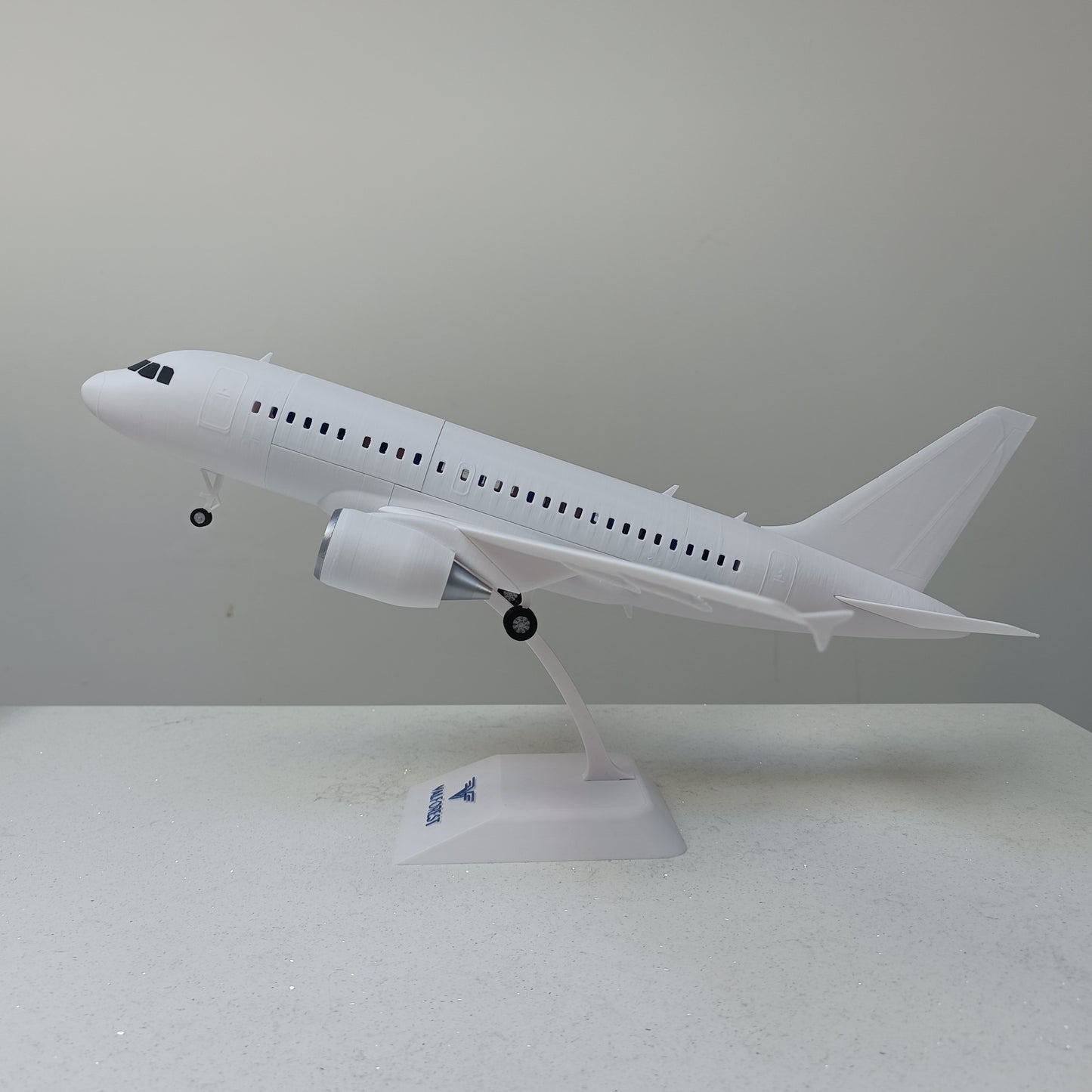 A318 style aircraft model (1/80 scale)