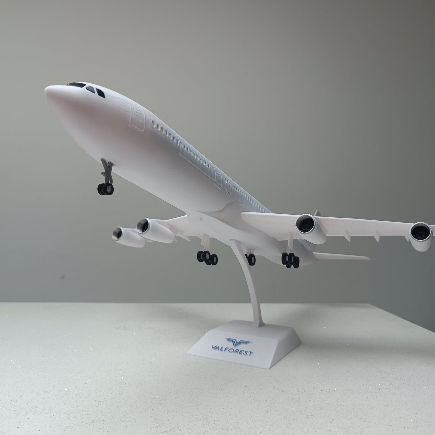A340-300 - style model plane (1/100 scale)