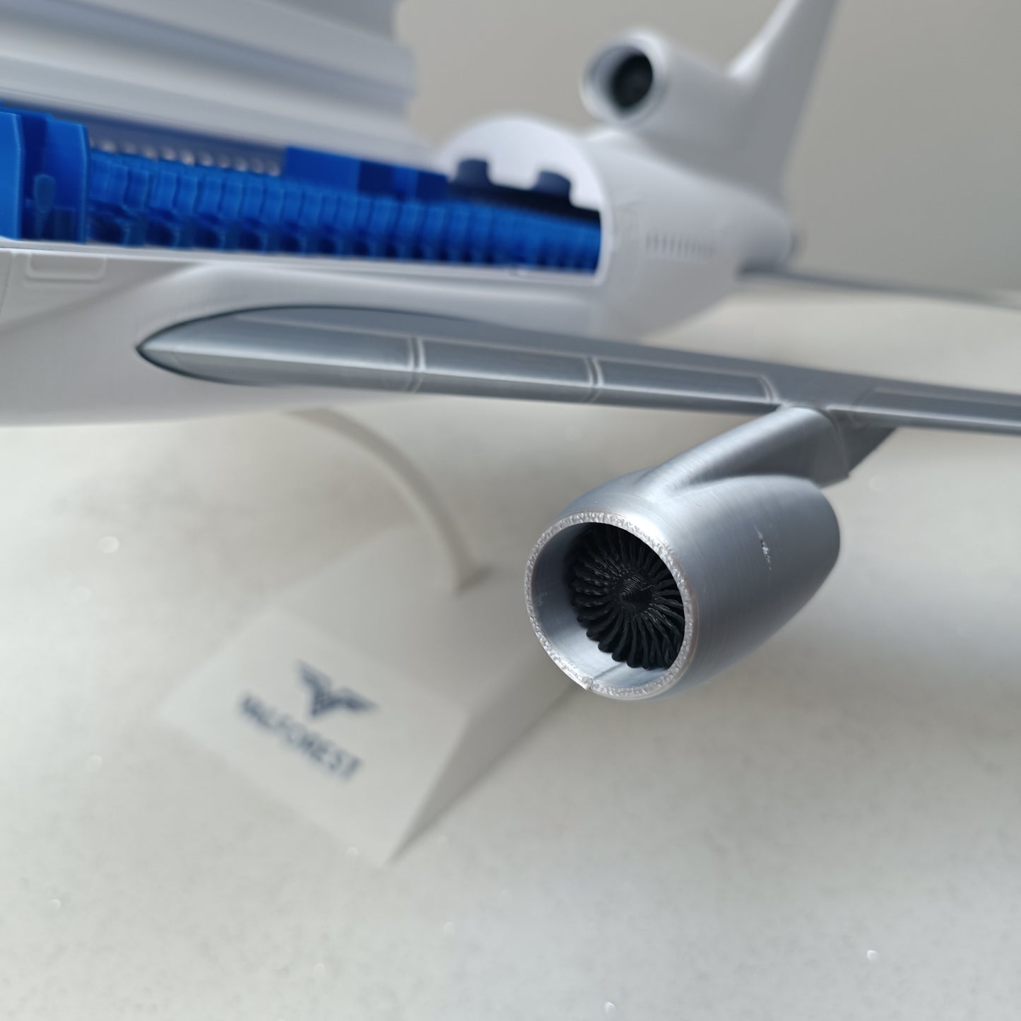 L-1011 Tristar style sircraft (1/100 scale)