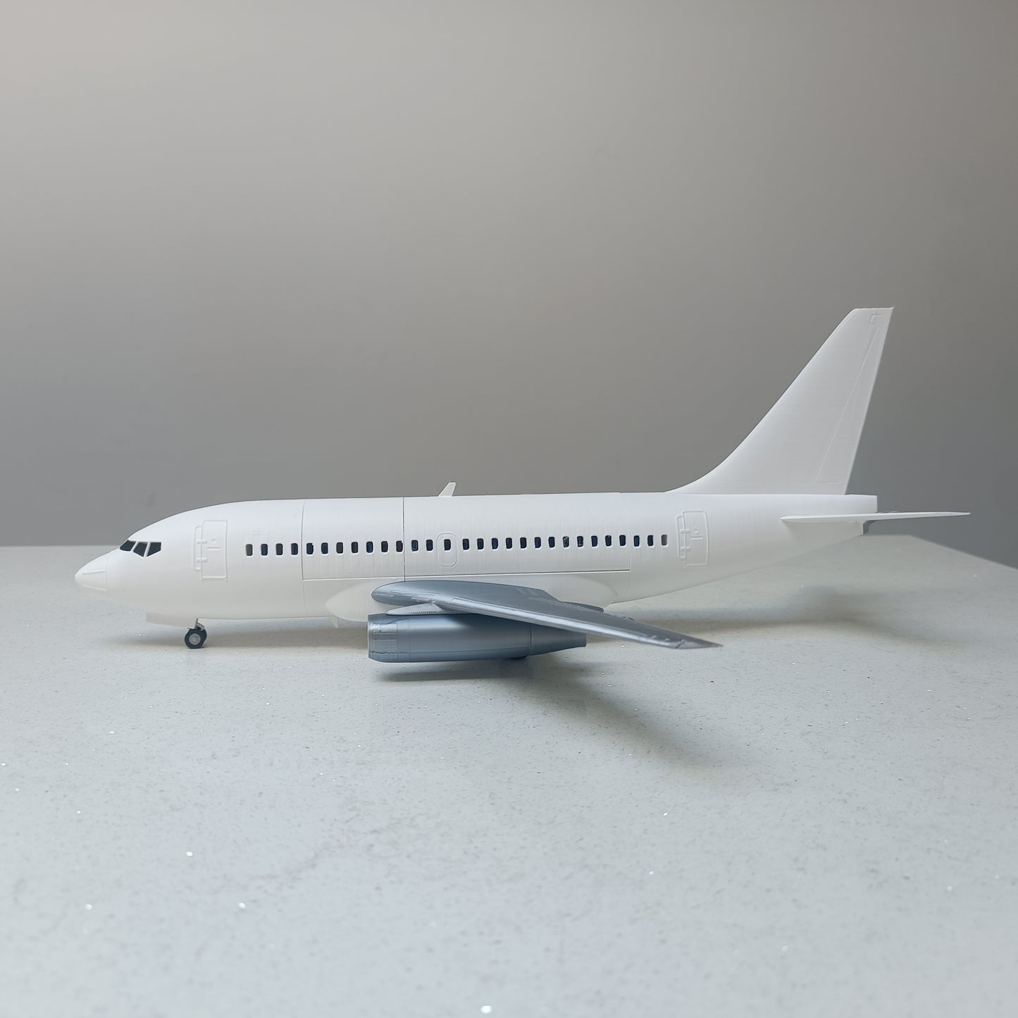 737-100 style aircraft model (1/80 scale)