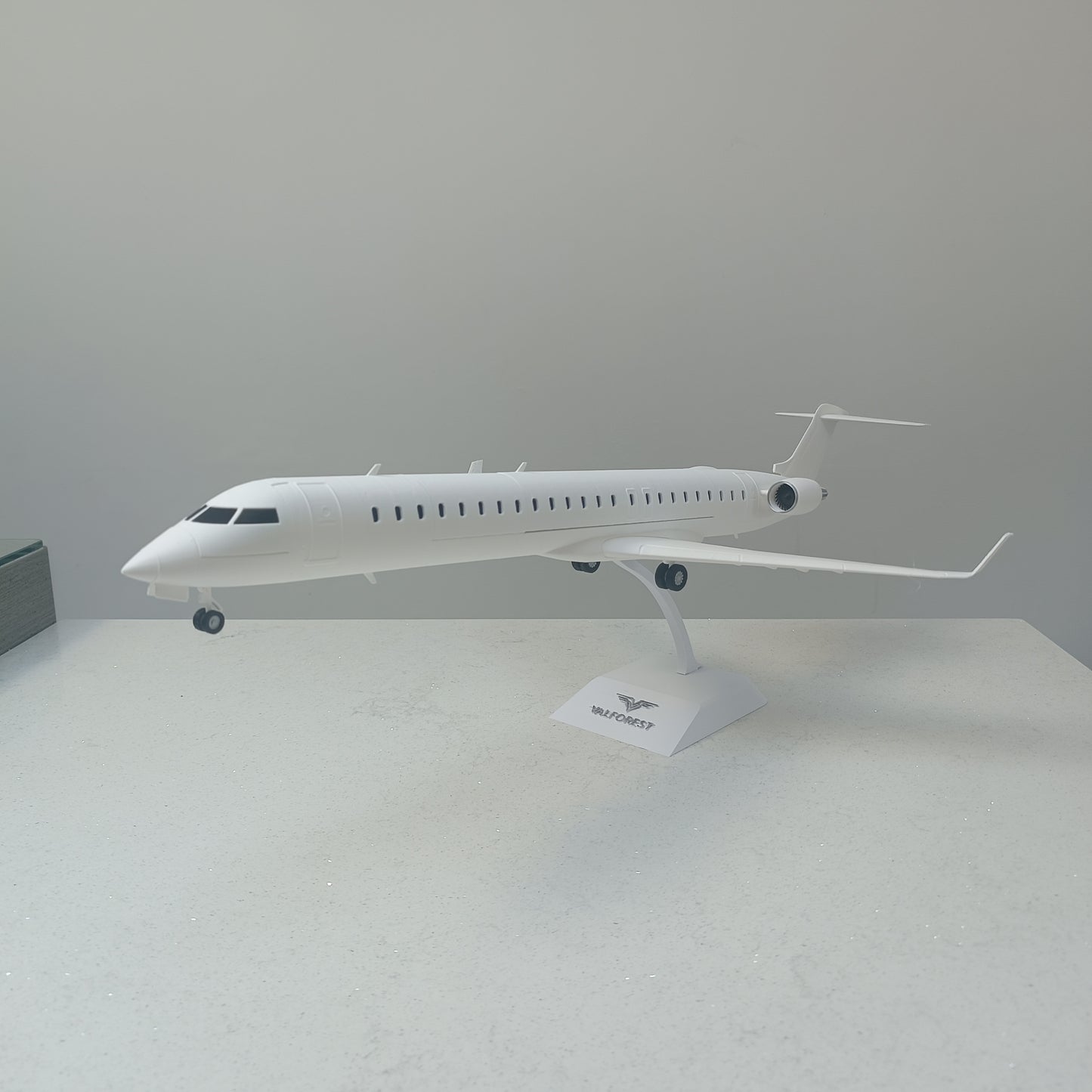 CRJ 900 style aircraft model (1/72 scale) – Magnetic Cockpit