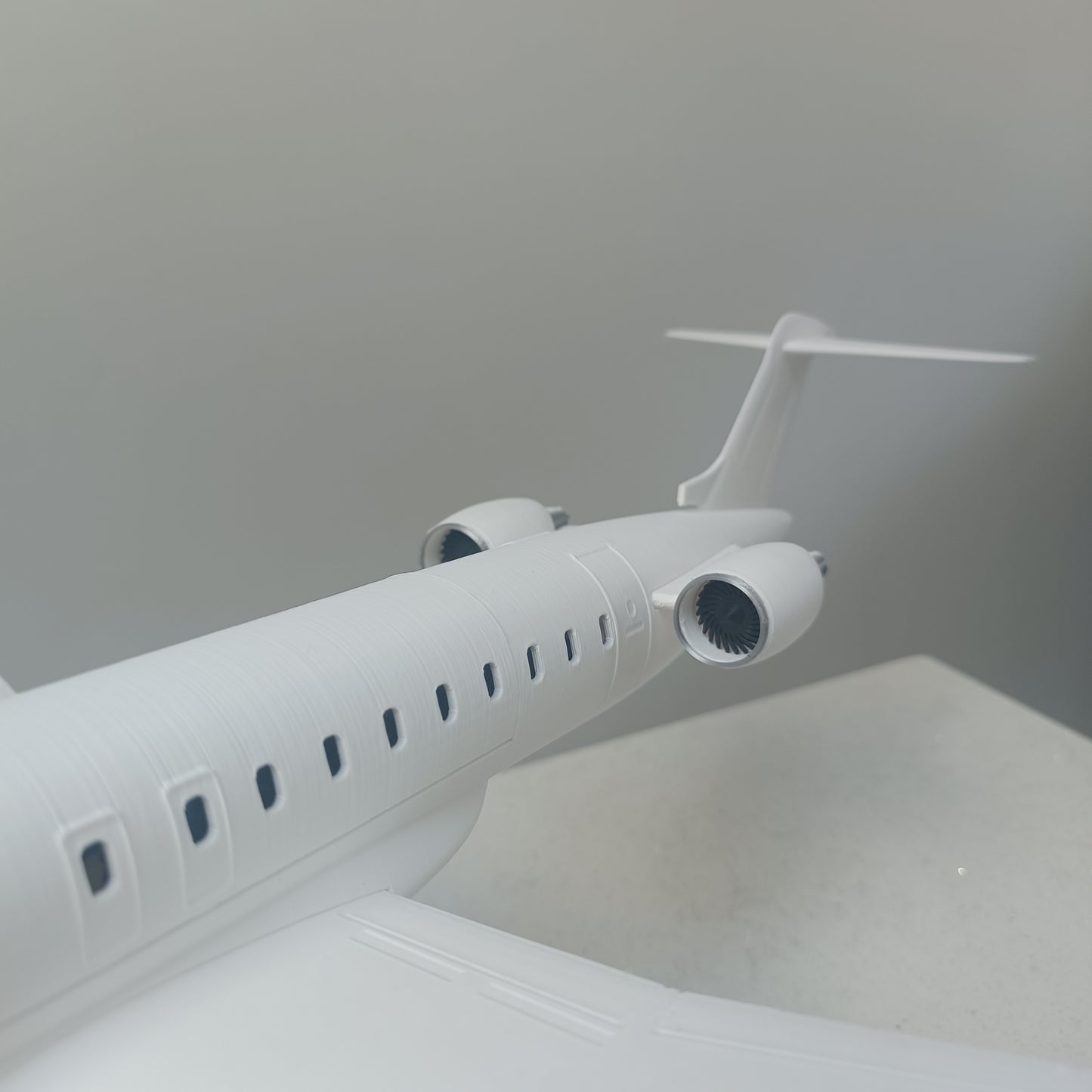 CRJ 900 style aircraft model (1/72 scale) – Magnetic Cockpit