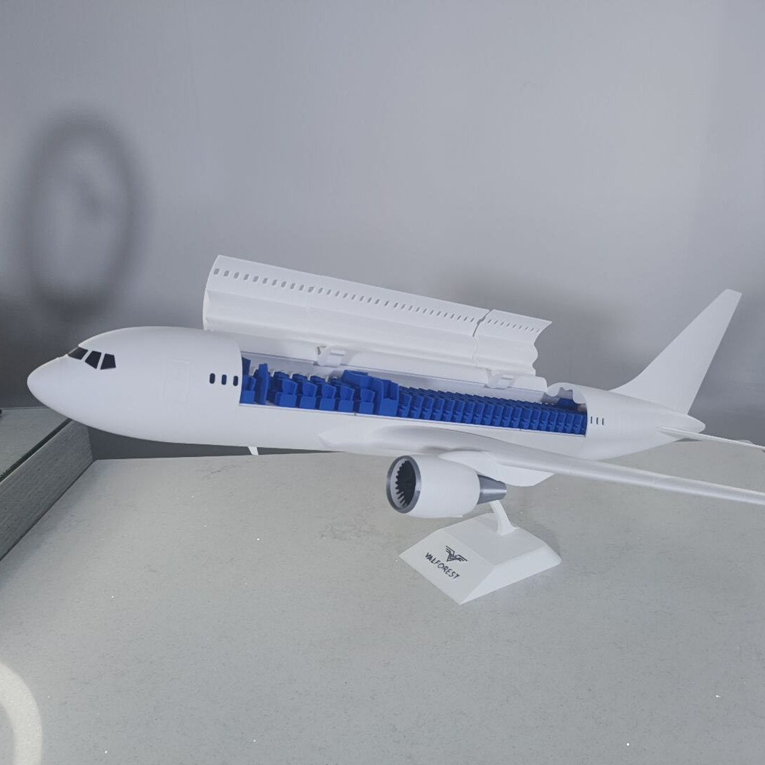 767-200 style aircraft model (1/80 scale)