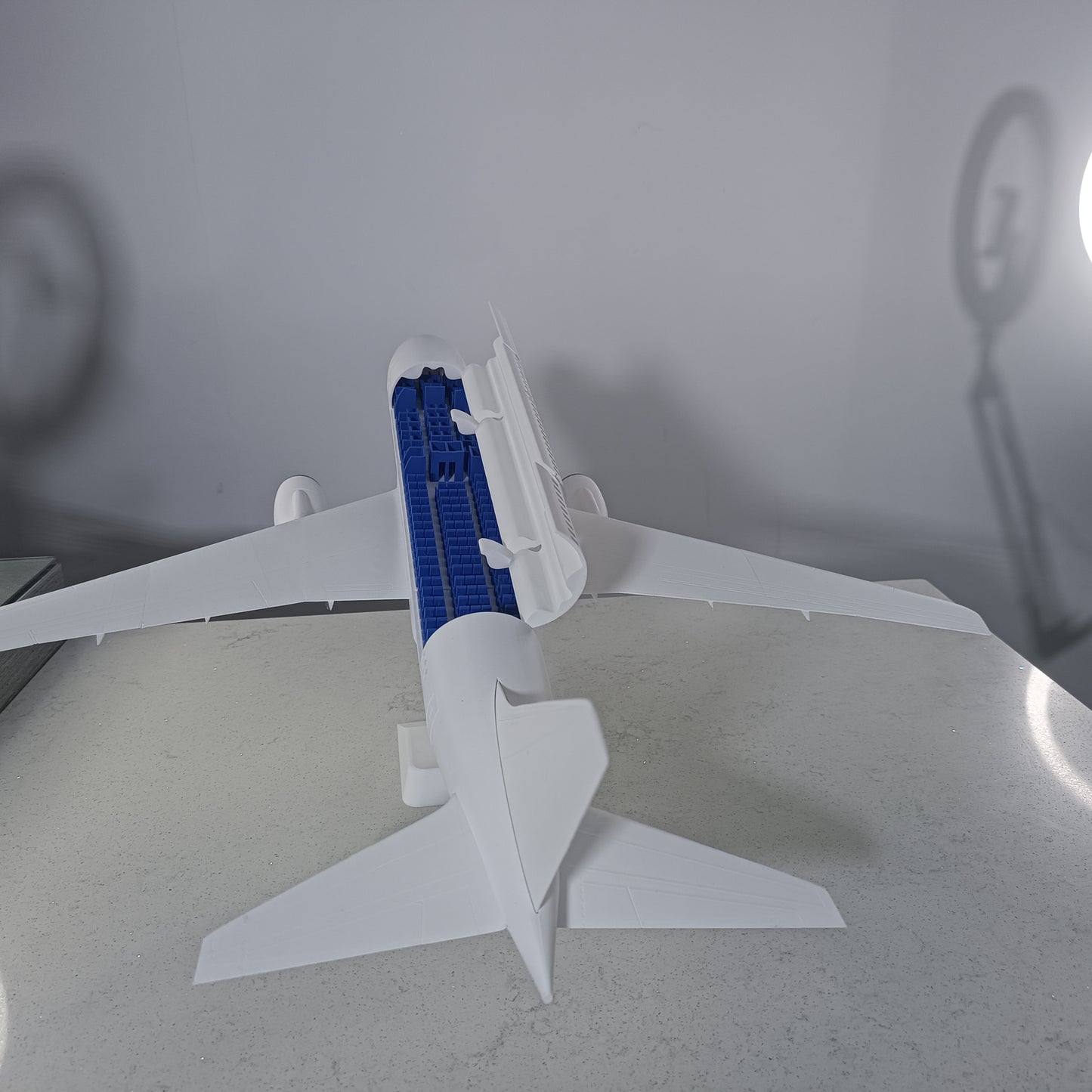 767-200 style aircraft model (1/80 scale)