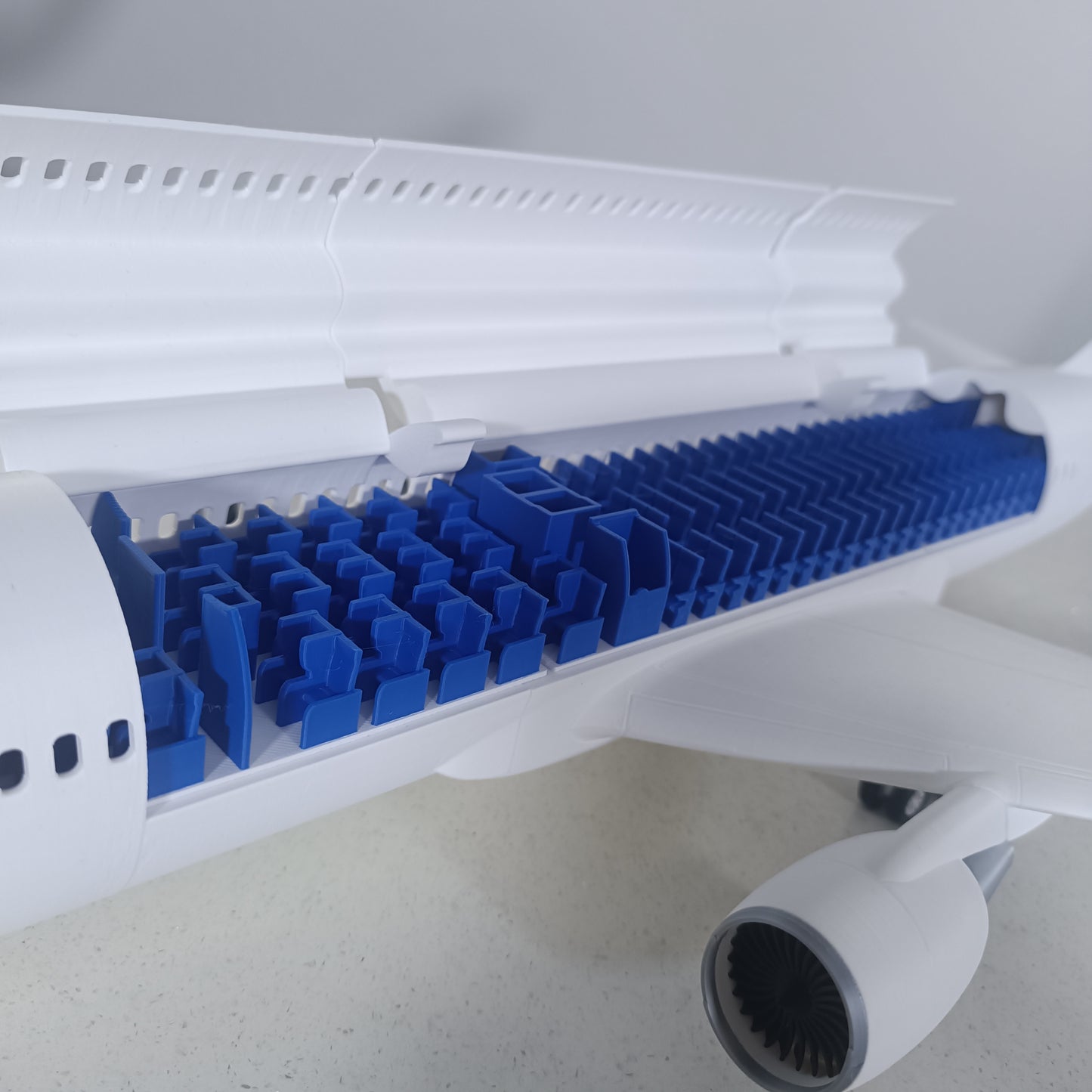 767-200 style aircraft model (1/80 scale)