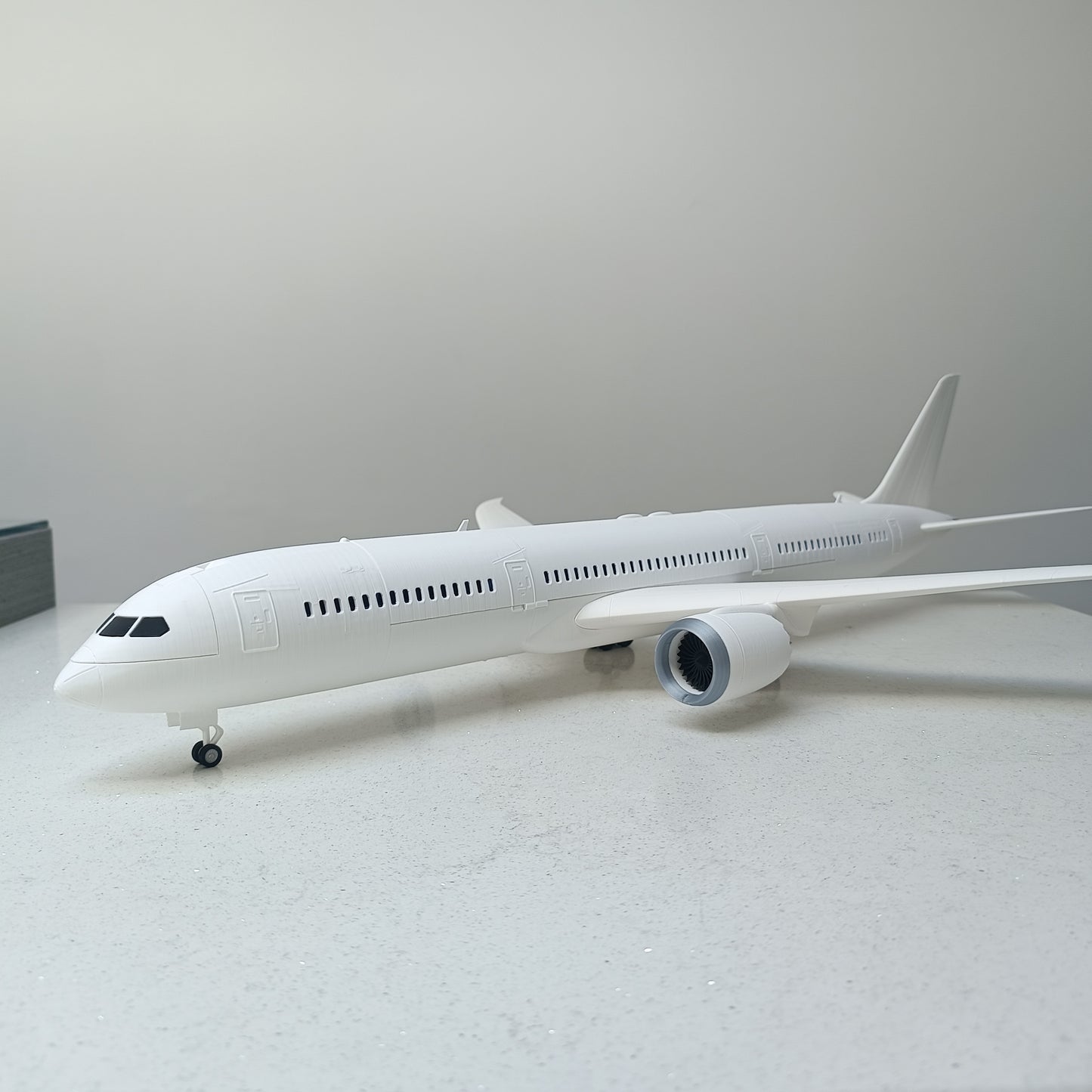 787-9 style aircraft model (1/100 scale)