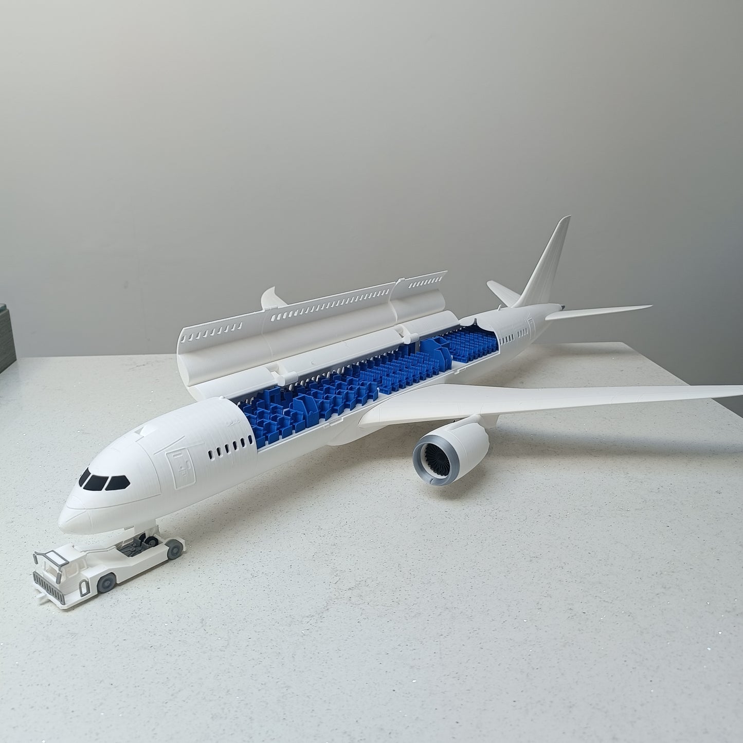 787-9 style aircraft model (1/100 scale)