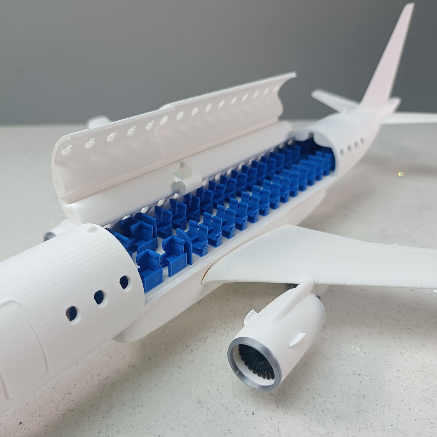 E175 style aircraft (1/80 scale)