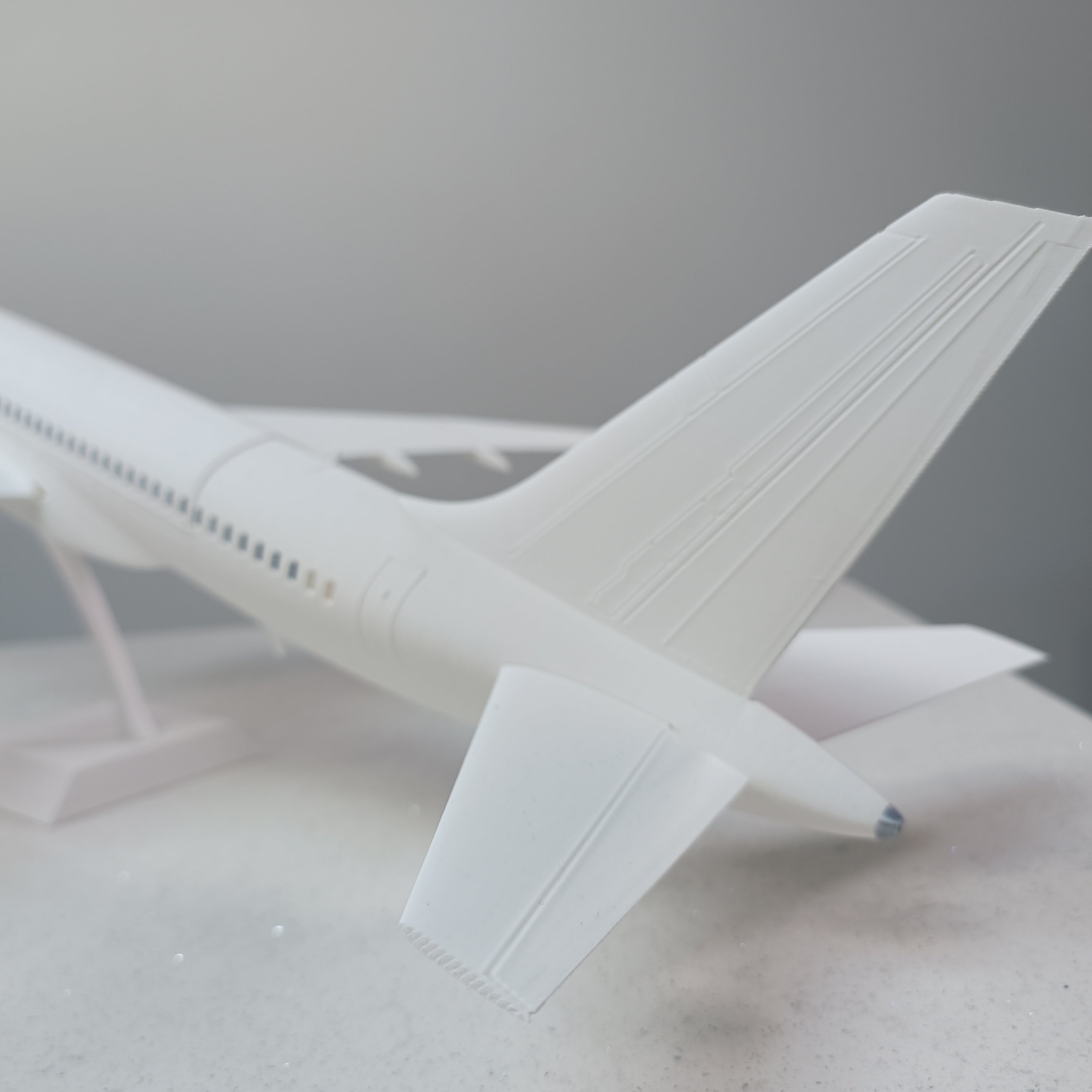 757-200 style aircraft model (1/80 scale) – VALFOREST