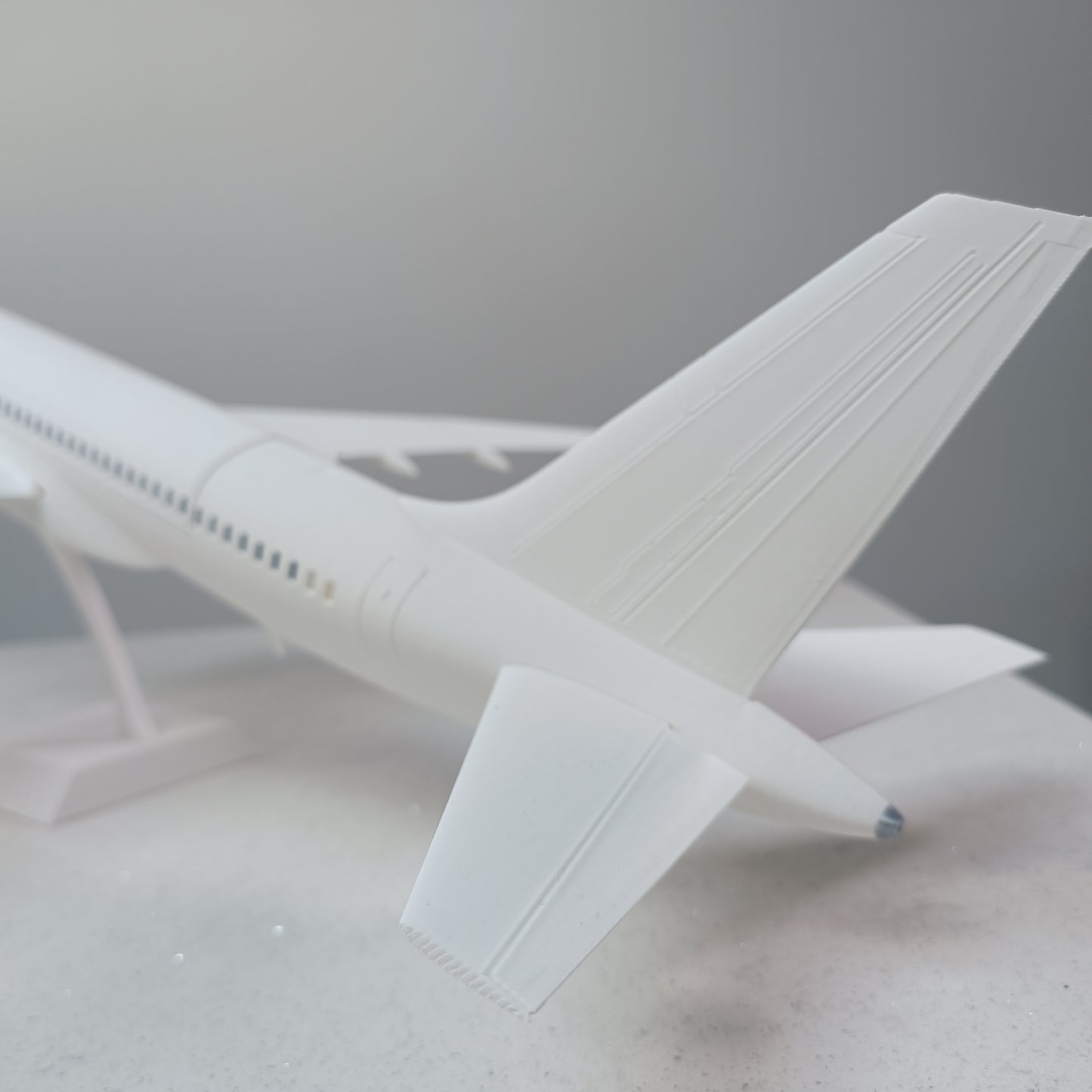 757-200 style aircraft model (1/80 scale)