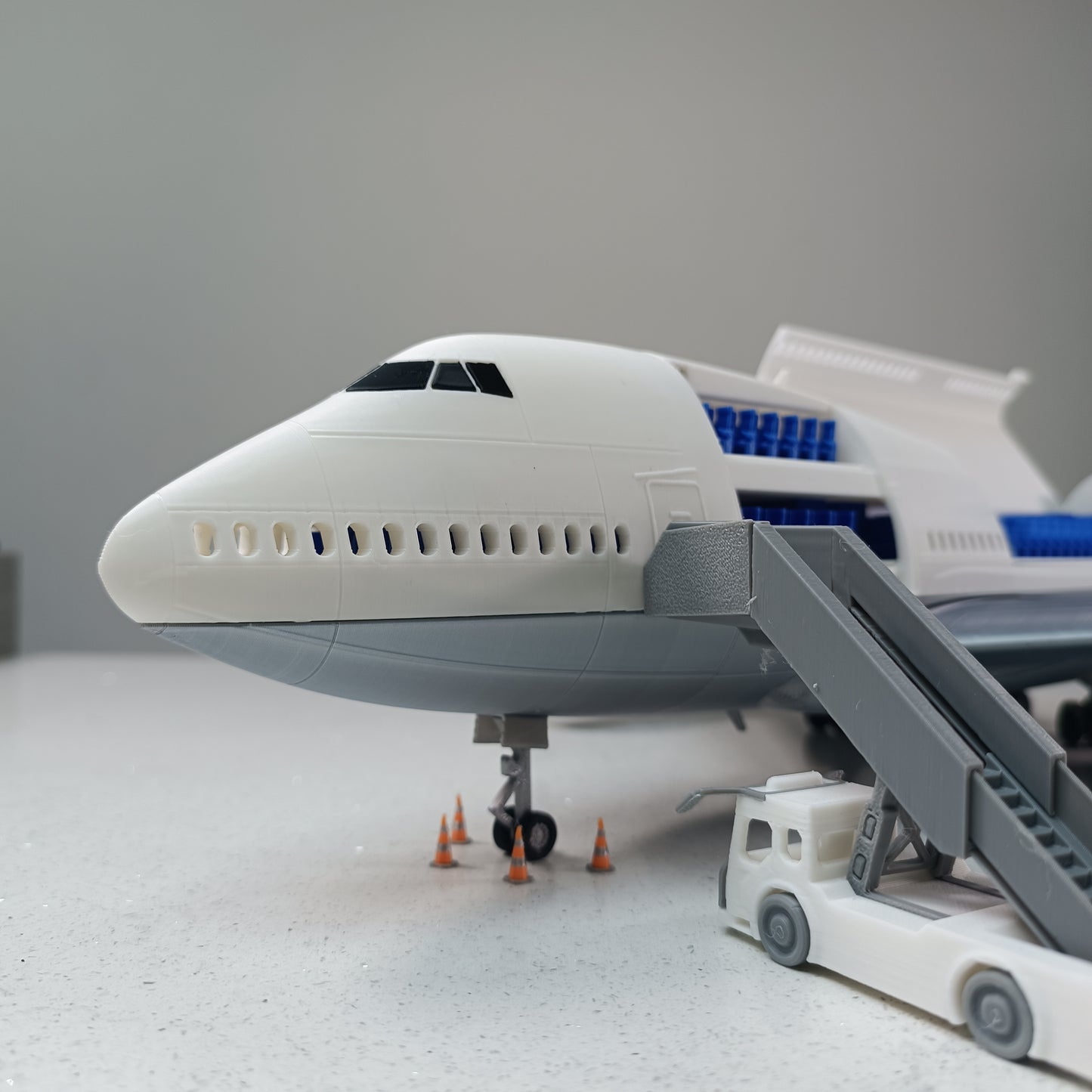 747SP style aircraft model (1/100 scale)
