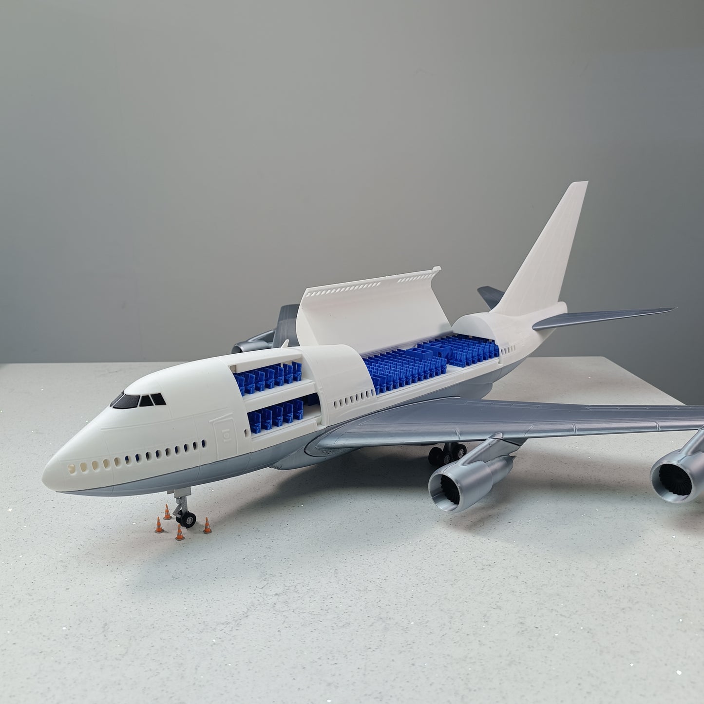 747SP style aircraft model (1/100 scale)