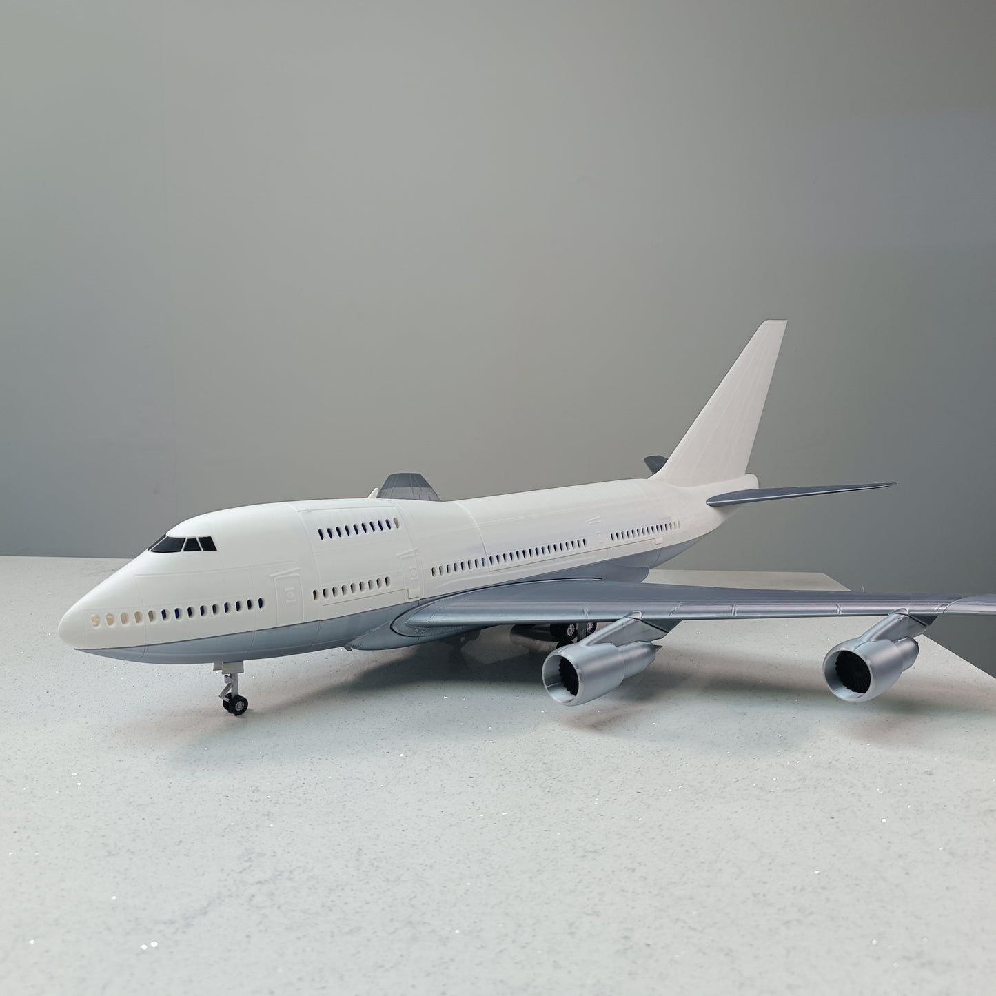 747SP style aircraft model (1/100 scale)