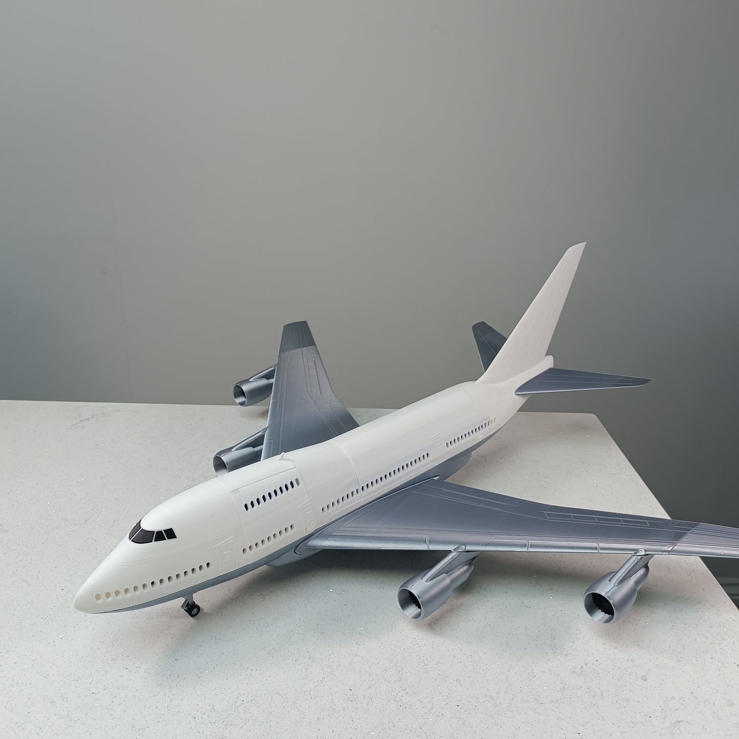 747SP style aircraft model (1/100 scale)