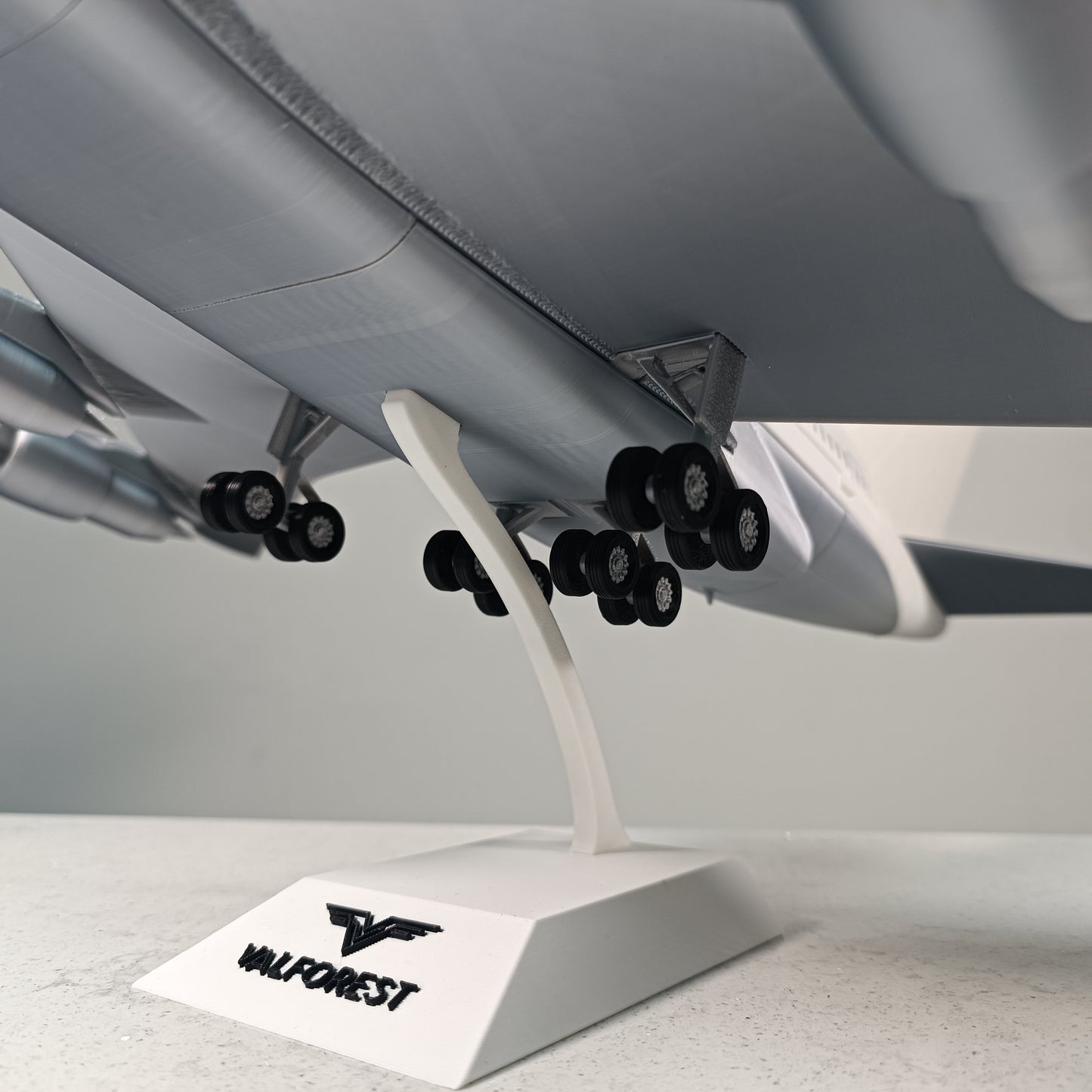 747SP style aircraft model (1/100 scale)