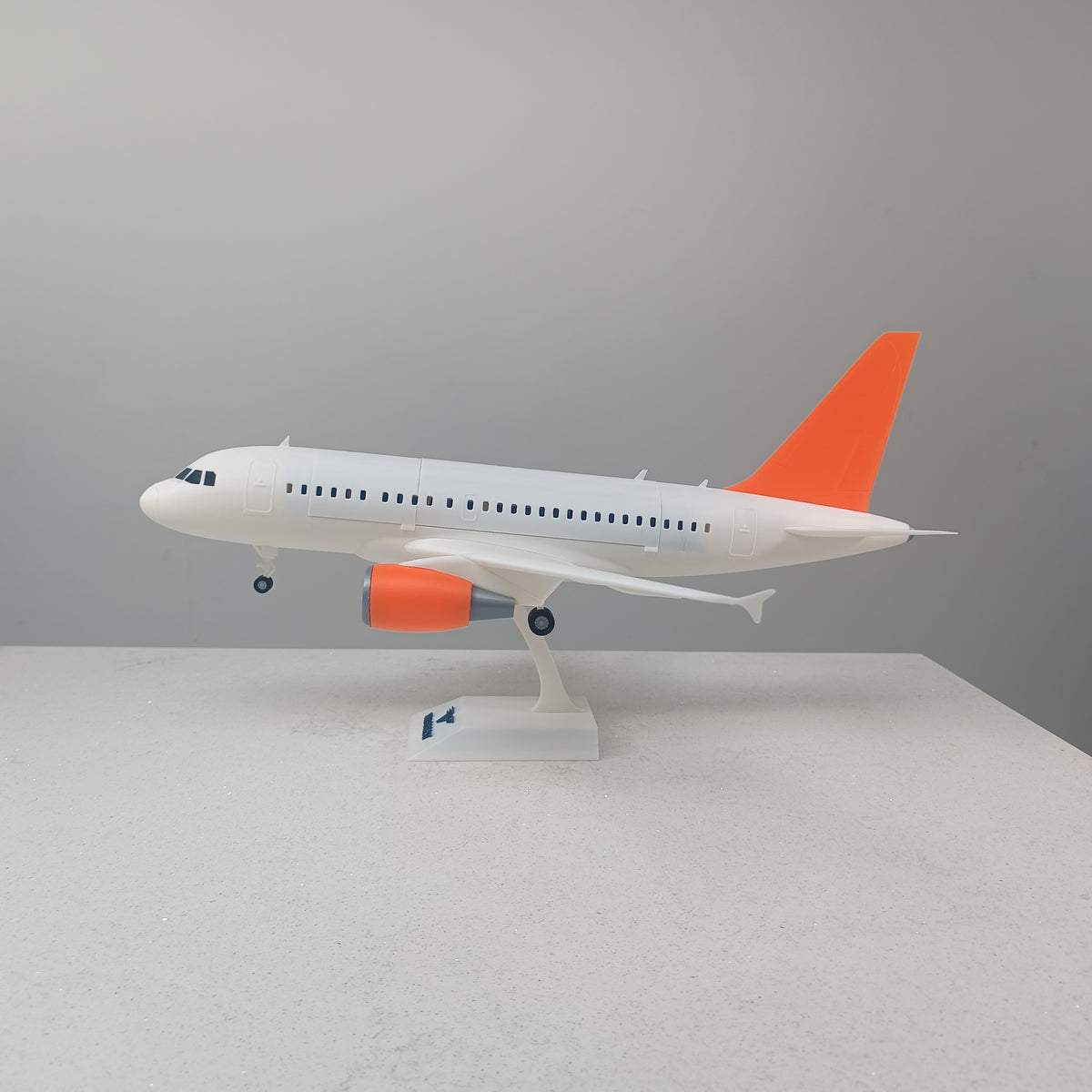 A318 style aircraft model (1/80 scale)