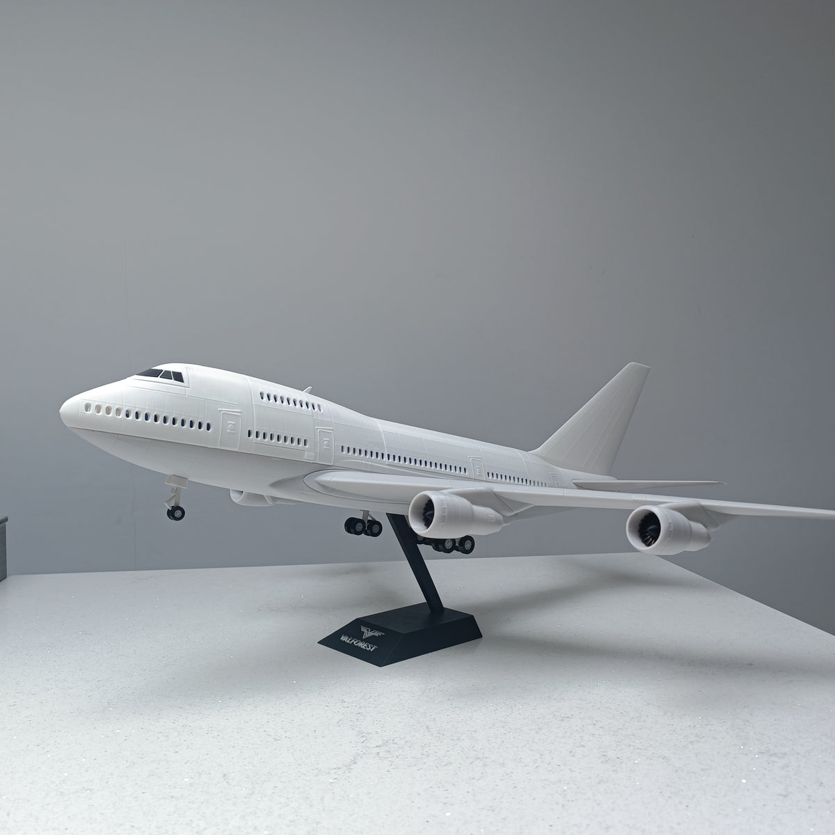 747SP style aircraft model (1/100 scale)