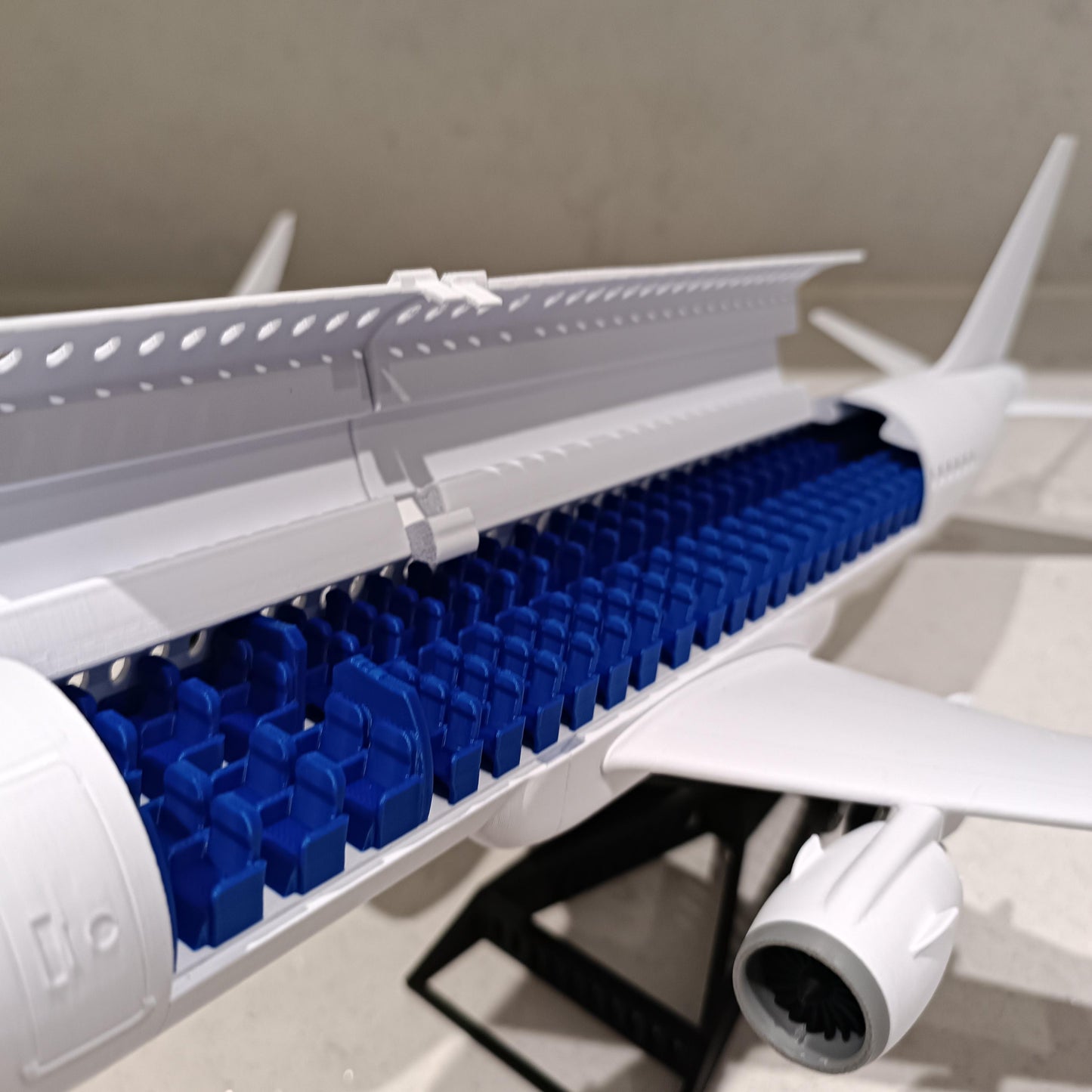 A320-Style 3D Printed Extended Narrow-Body Passenger Jet Model – Aviation Display Gift