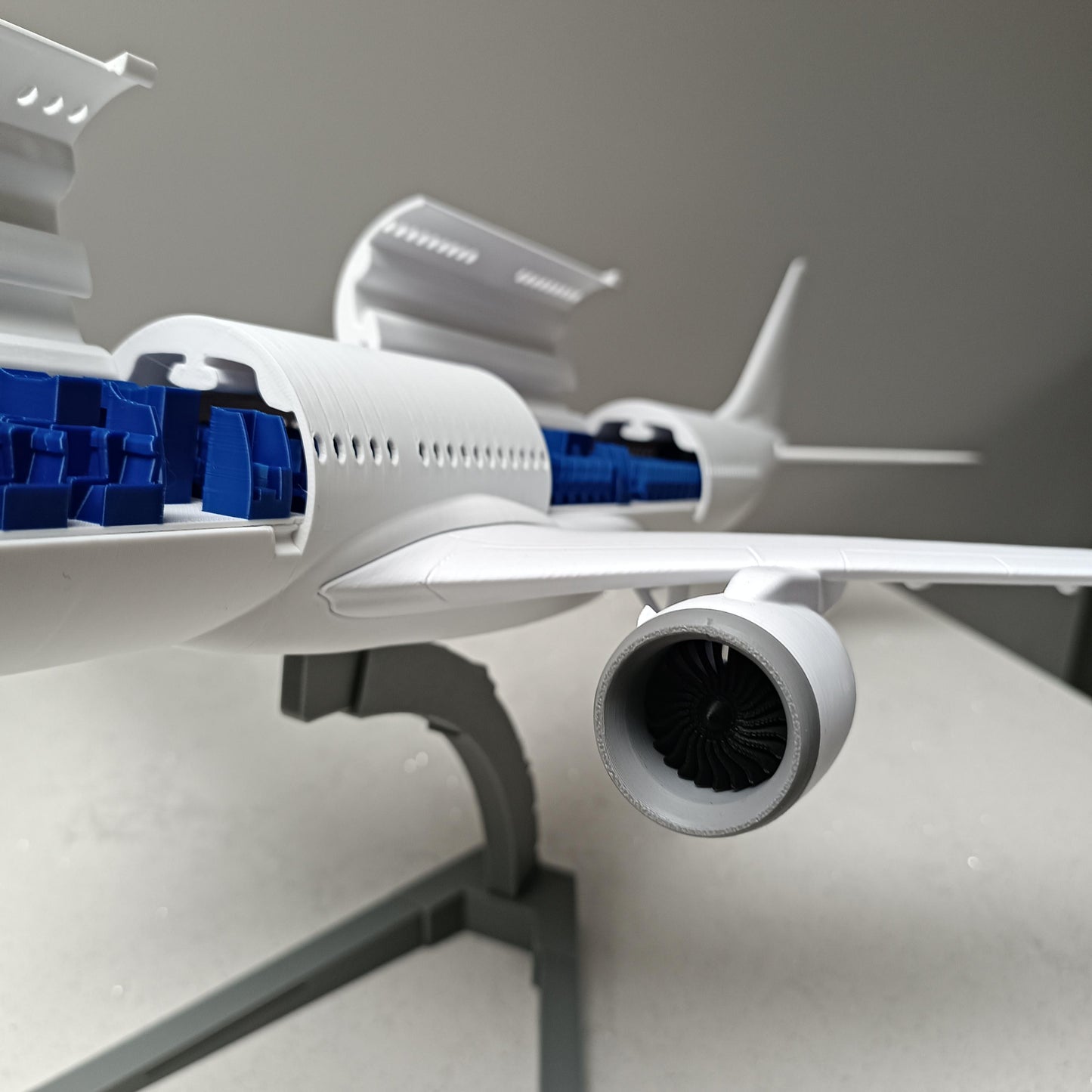 3D Printed Wide-Body Jet Model (A330-Style) – Aviation Display Gift for Pilots & Collectors
