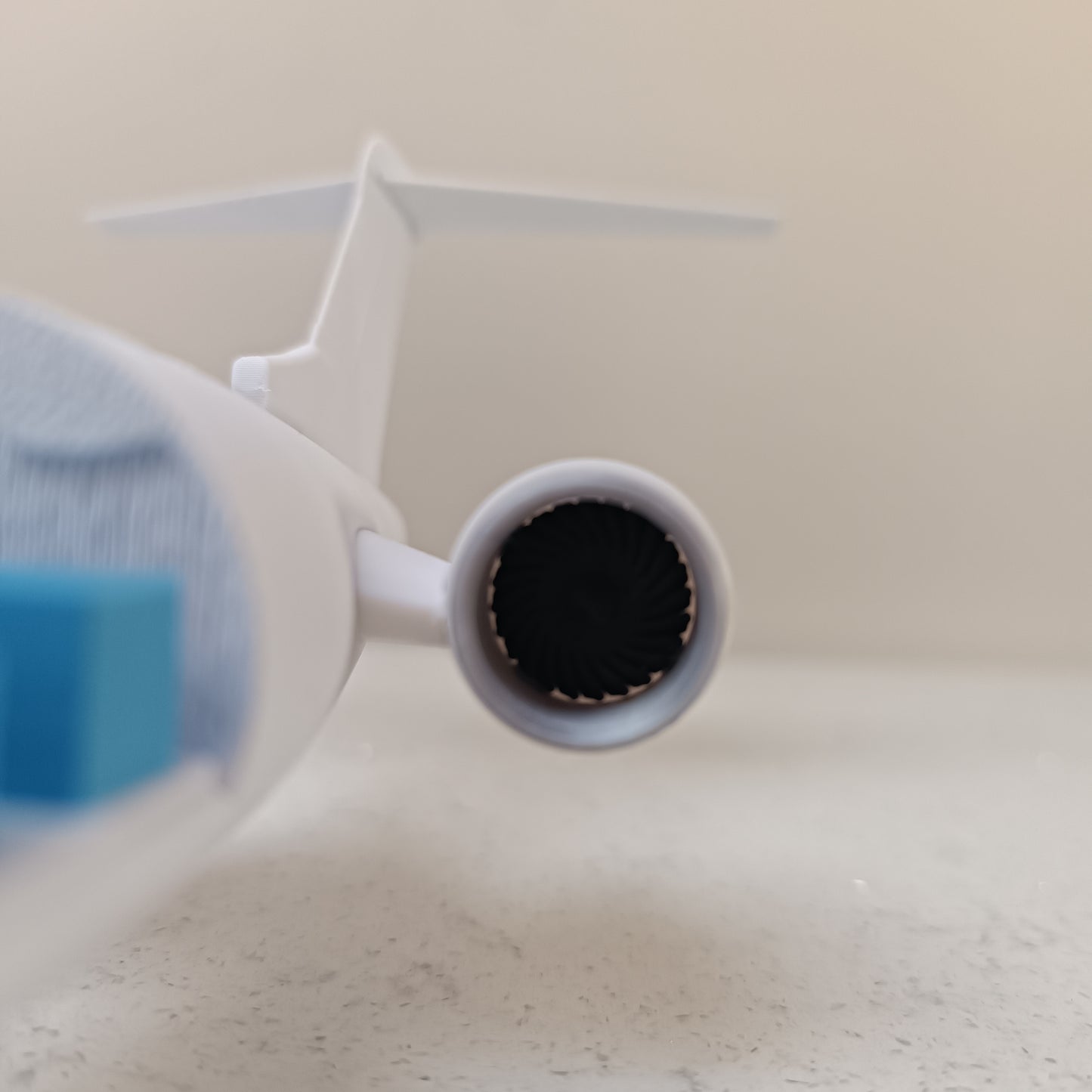 CRJ-900 style aircraft model replica (1/80 scale)