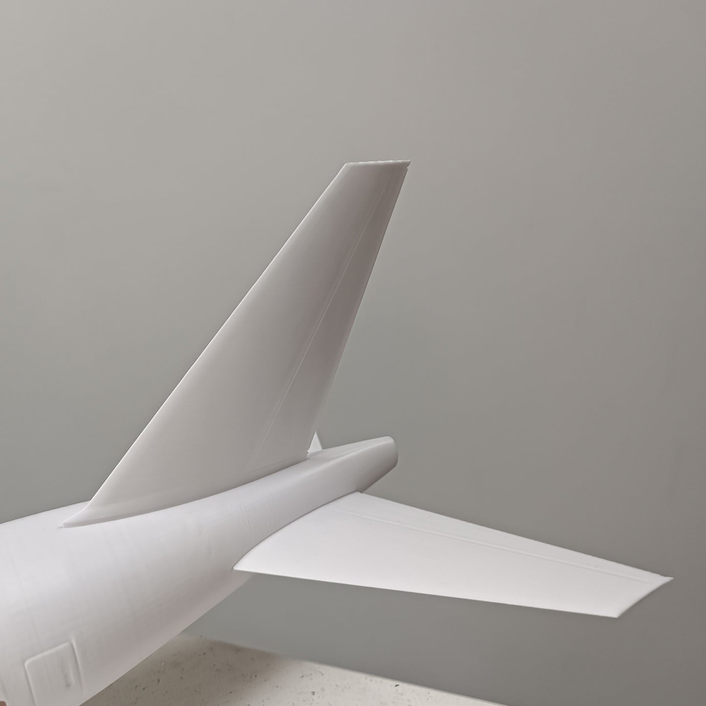 777-300er - style model plane (1/144 scale)