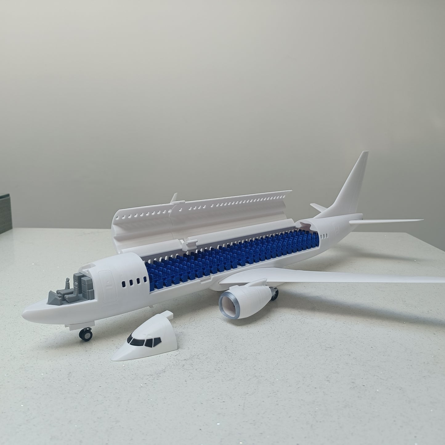 737-800 style aircraft model (1/80 scale) – Magnetic Cockpit