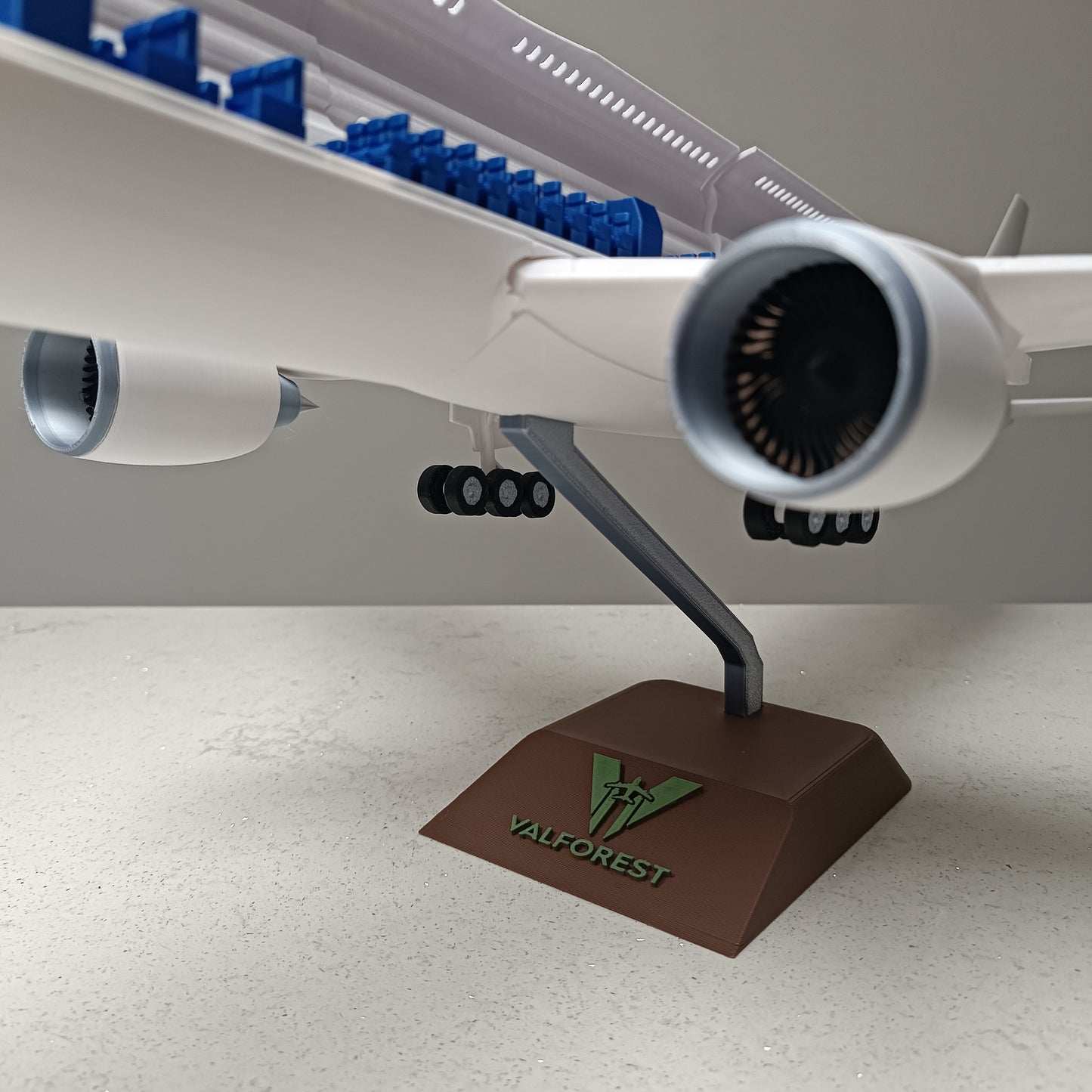 777-300er - style model plane (1/144 scale)