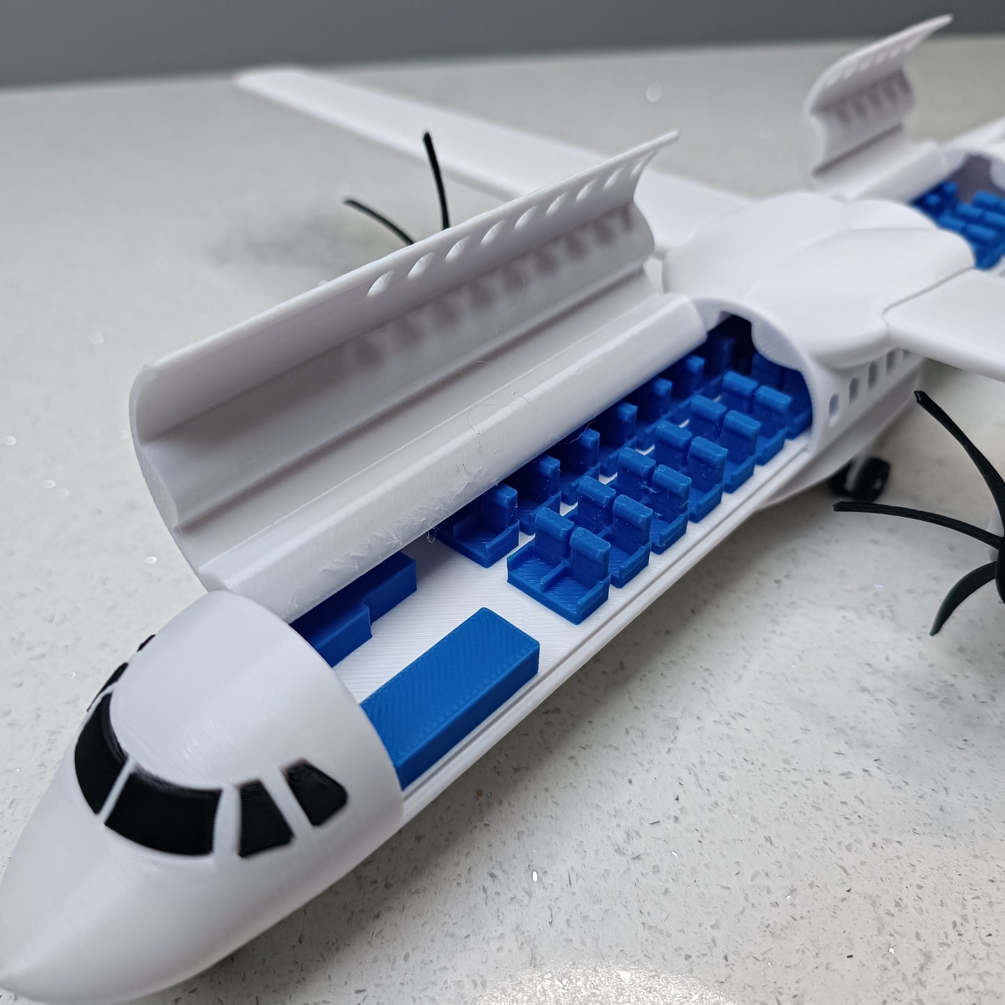ATR 72-600 style aircraft model replica (1/80 scale)