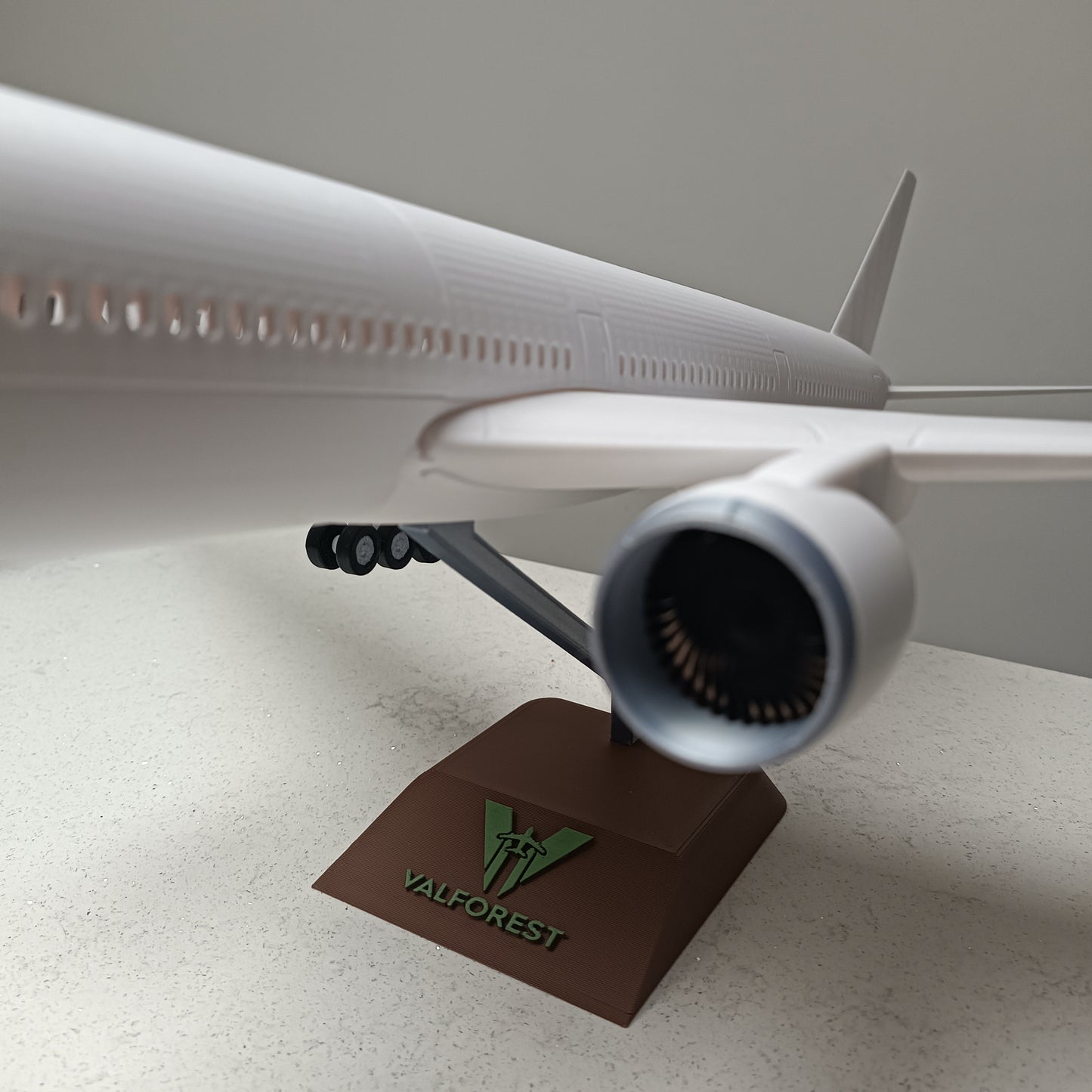 777-300er - style model plane (1/144 scale)