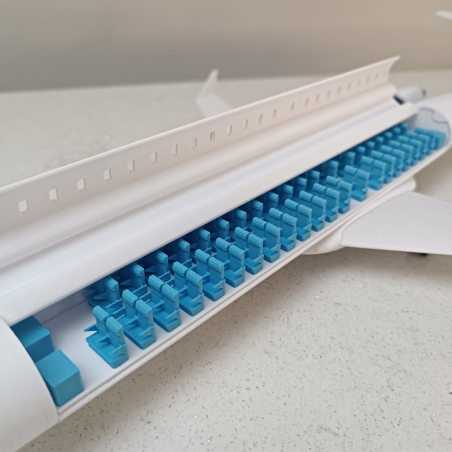 CRJ-900 style aircraft model replica (1/80 scale)