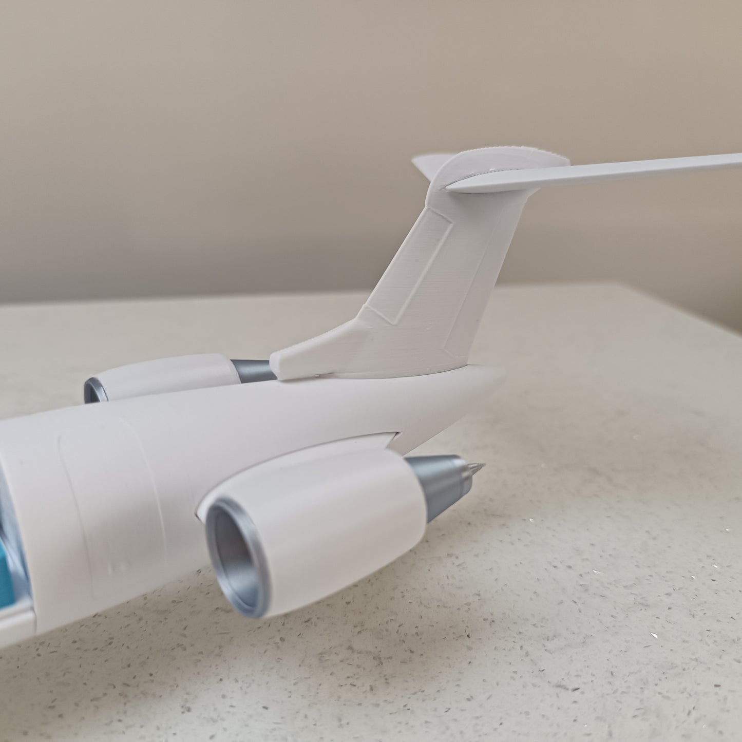 CRJ-900 style aircraft model replica (1/80 scale)