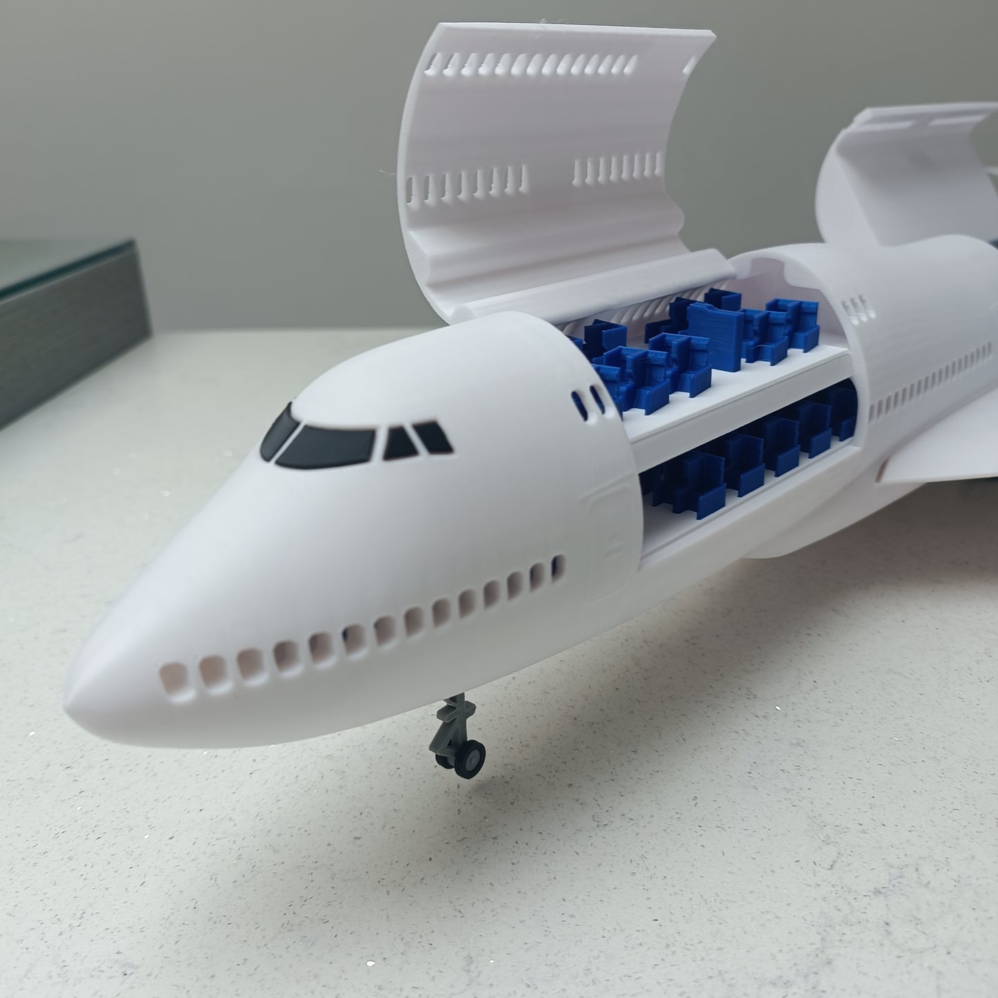 747 - 400 (1/100 scale) style aircraft model replica