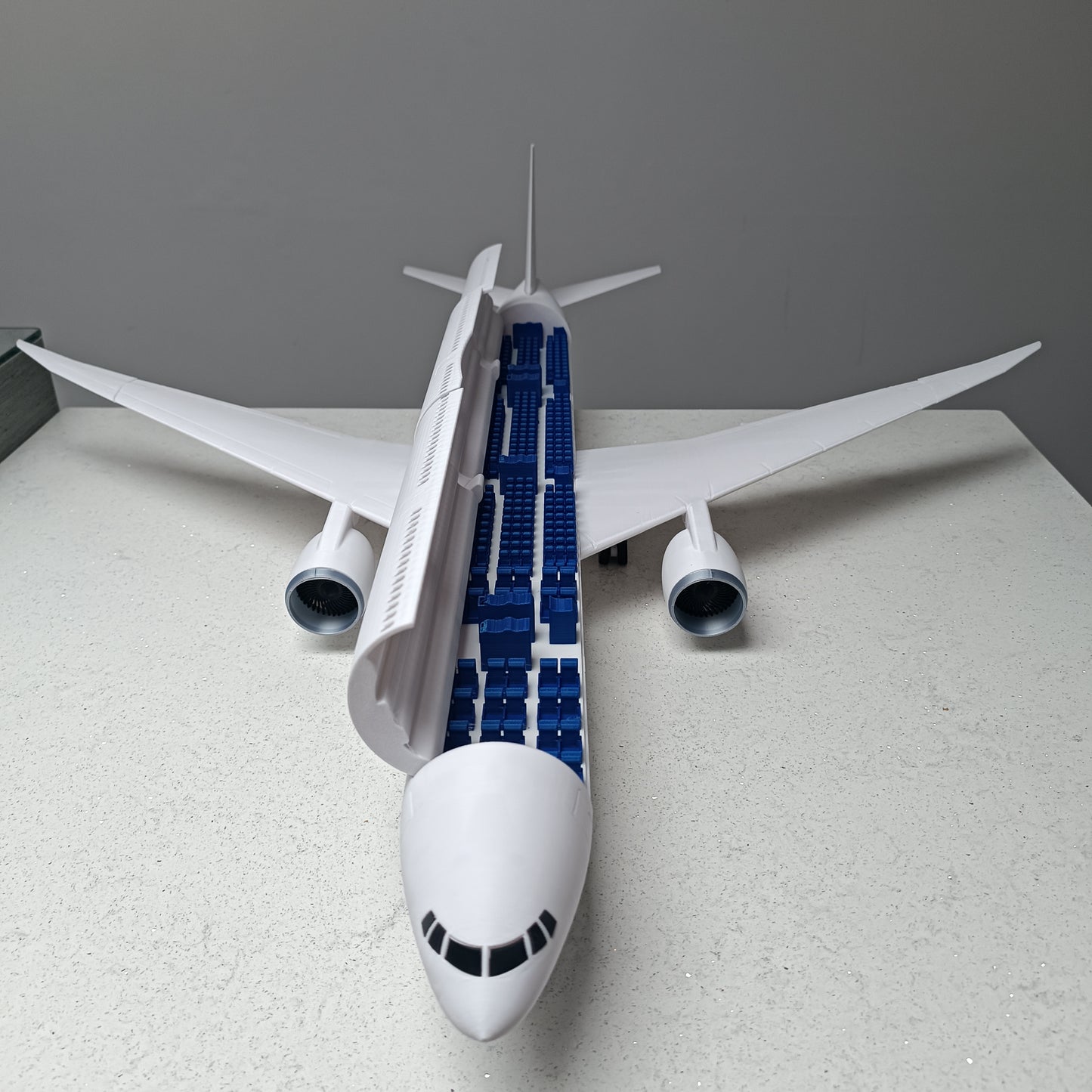 777-300er - style model plane (1/144 scale)