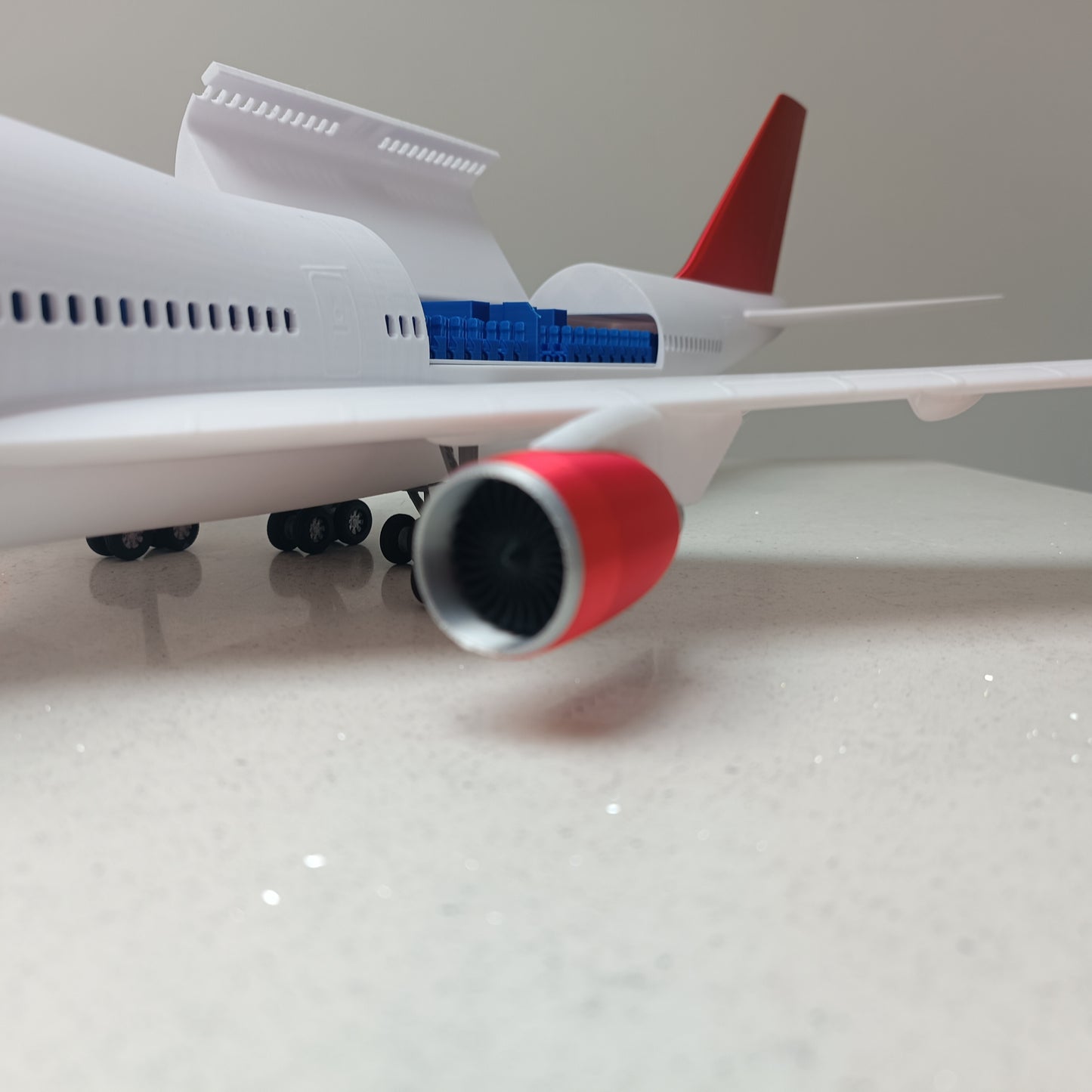 747 - 400 (1/100 scale) style aircraft model replica