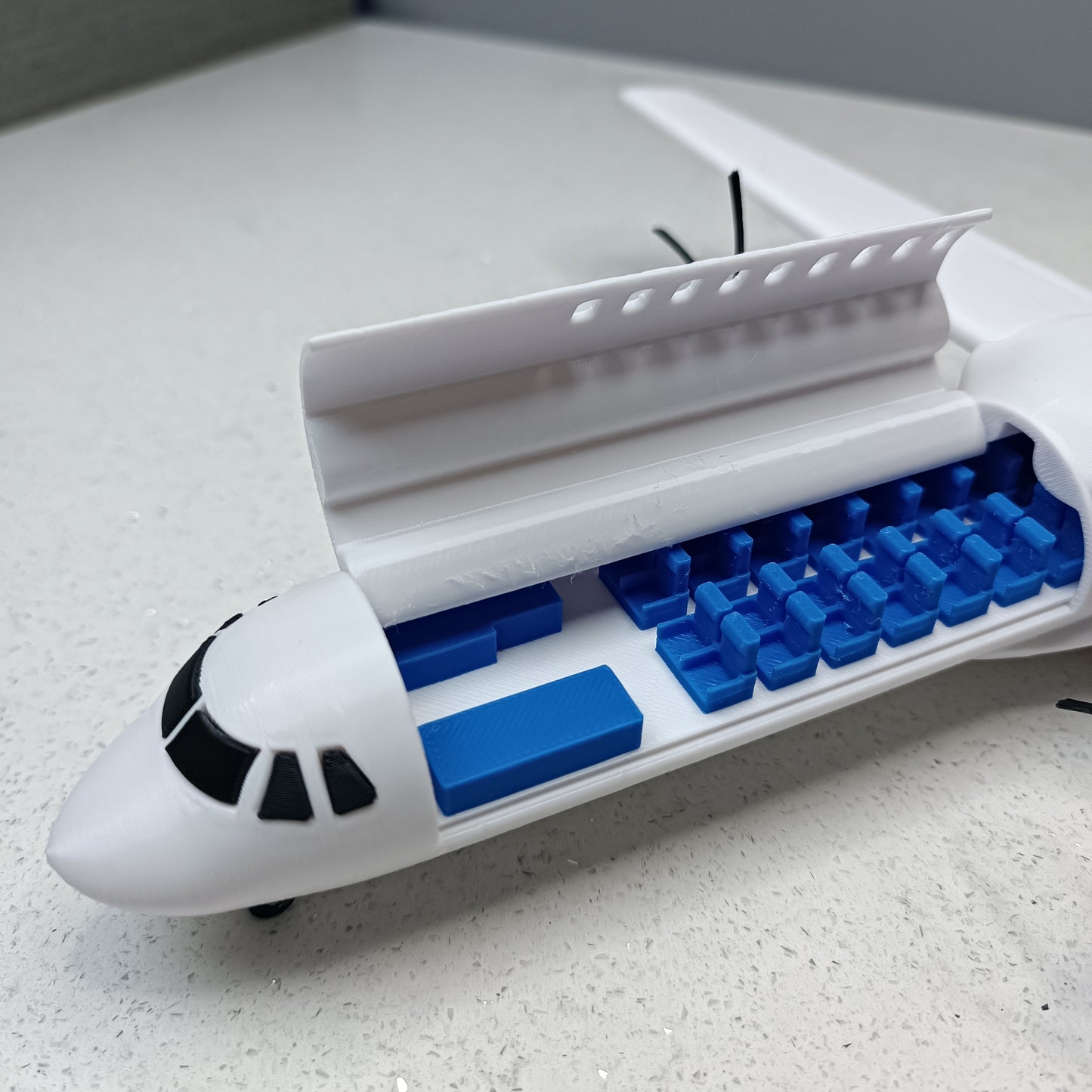 ATR 72-600 style aircraft model replica (1/80 scale)